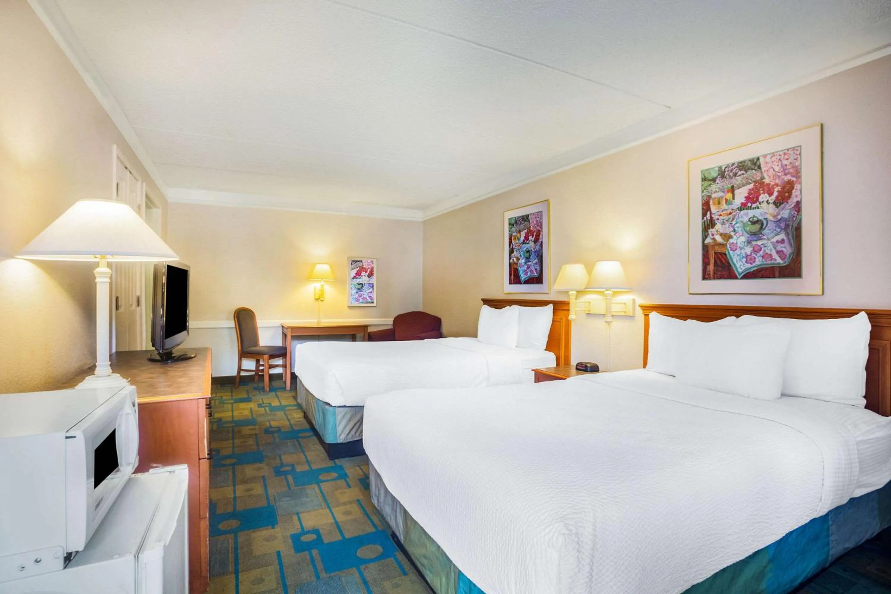 Bedroom, Bed in Super 8 by Wyndham Eagle Pass