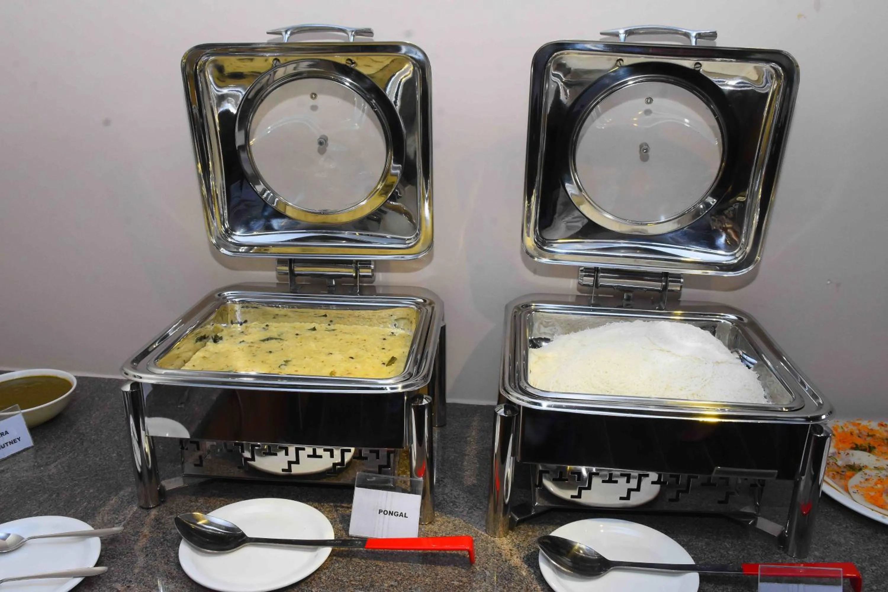 Restaurant/places to eat in HOTEL KEK GRAND PARK