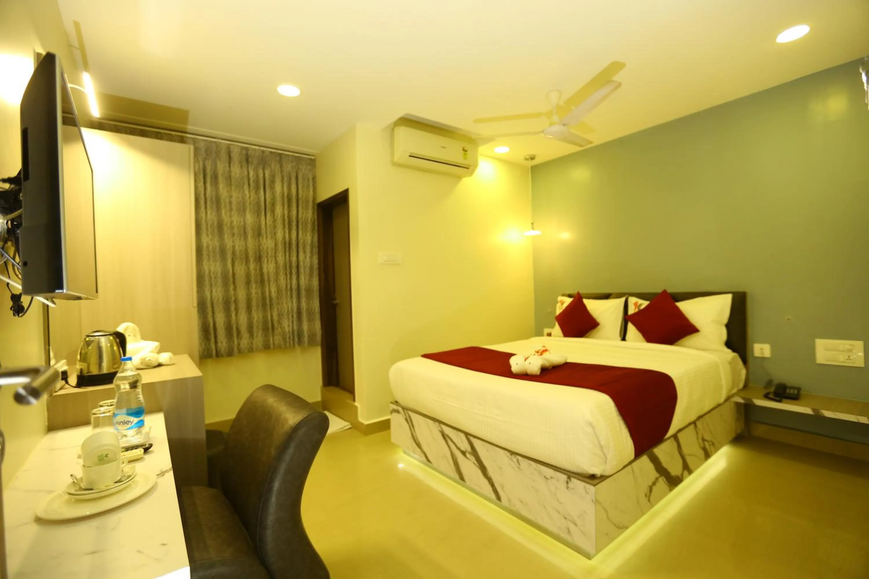 Bed in HOTEL KEK GRAND PARK