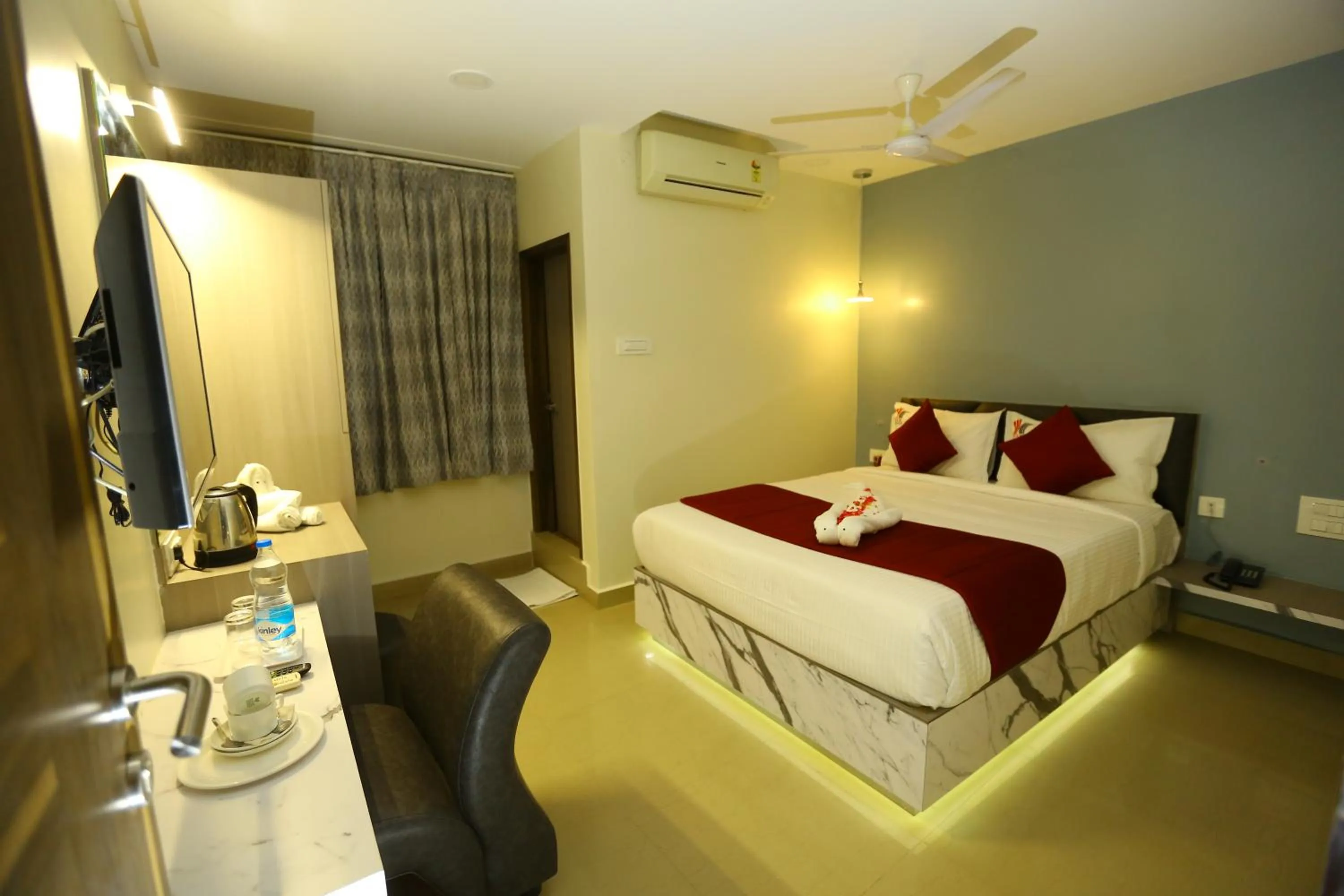 Bed in HOTEL KEK GRAND PARK