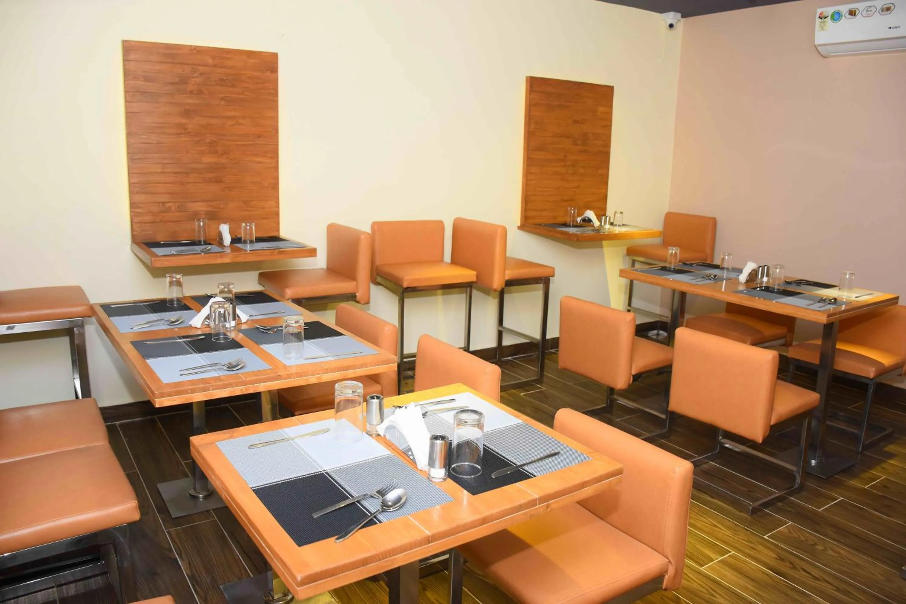 HOTEL KEK GRAND PARK