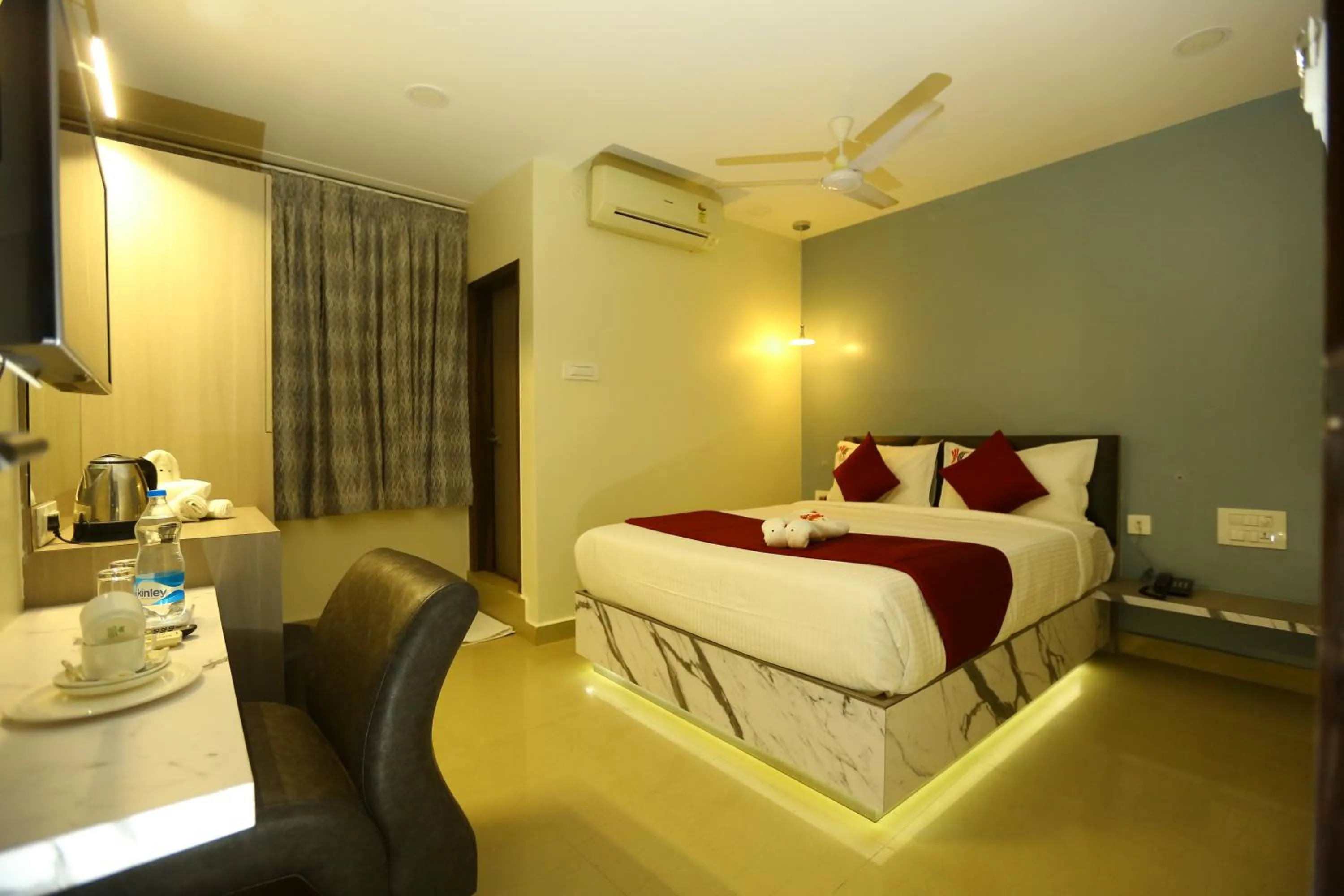 Bed in HOTEL KEK GRAND PARK