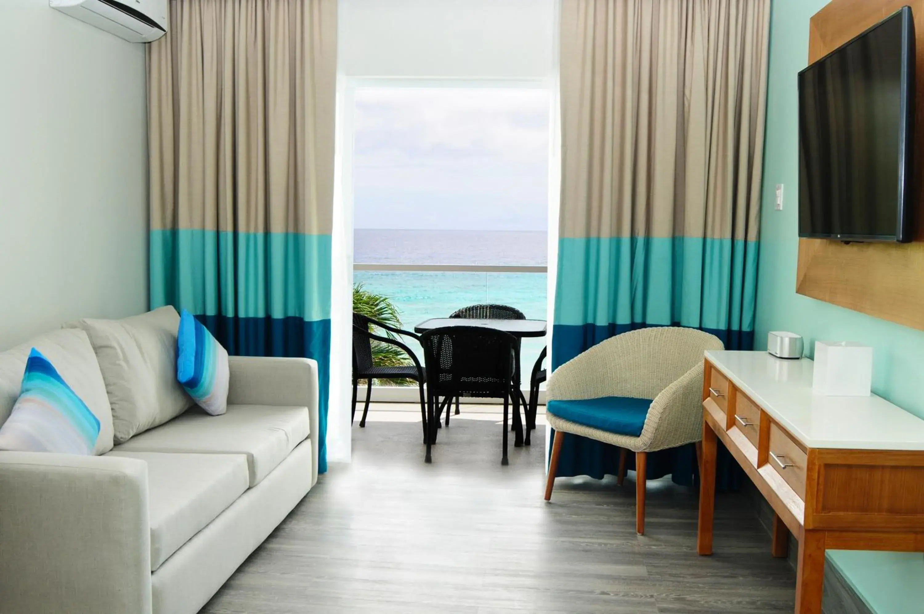 One Bedroom Suite with Oceanview in South Gap Hotel One Bedroom Suite with Oceanview in South Gap Hotel