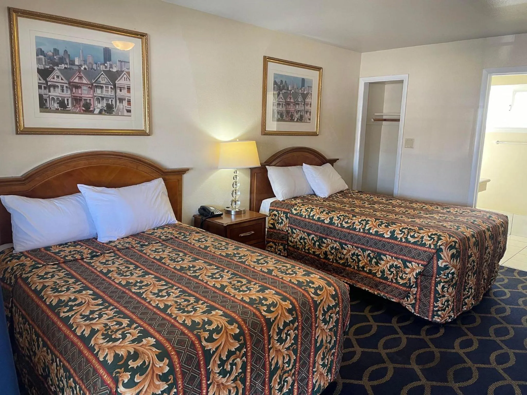 Bed in Holiday Motel Oakdale