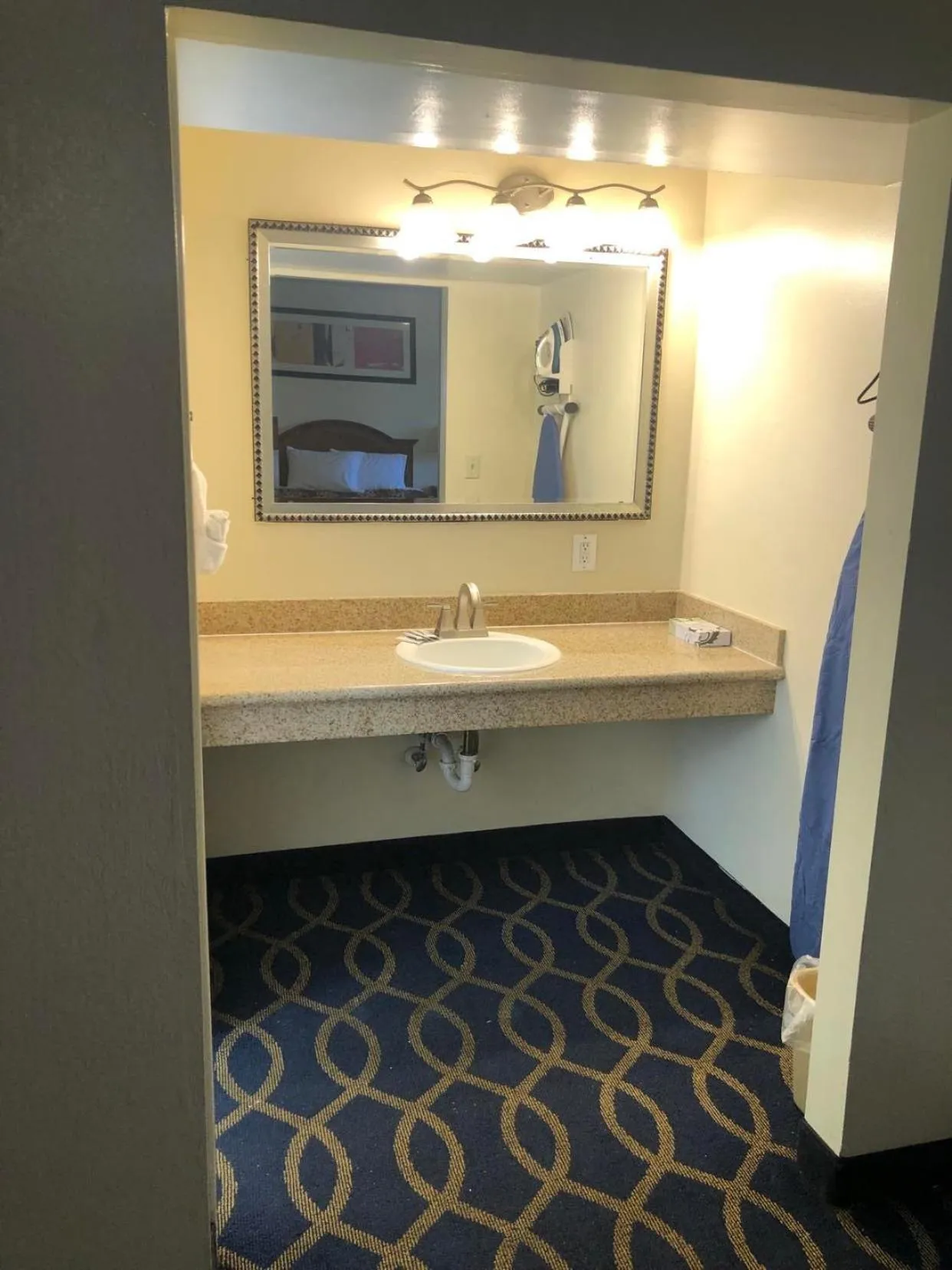 Bathroom in Holiday Motel Oakdale