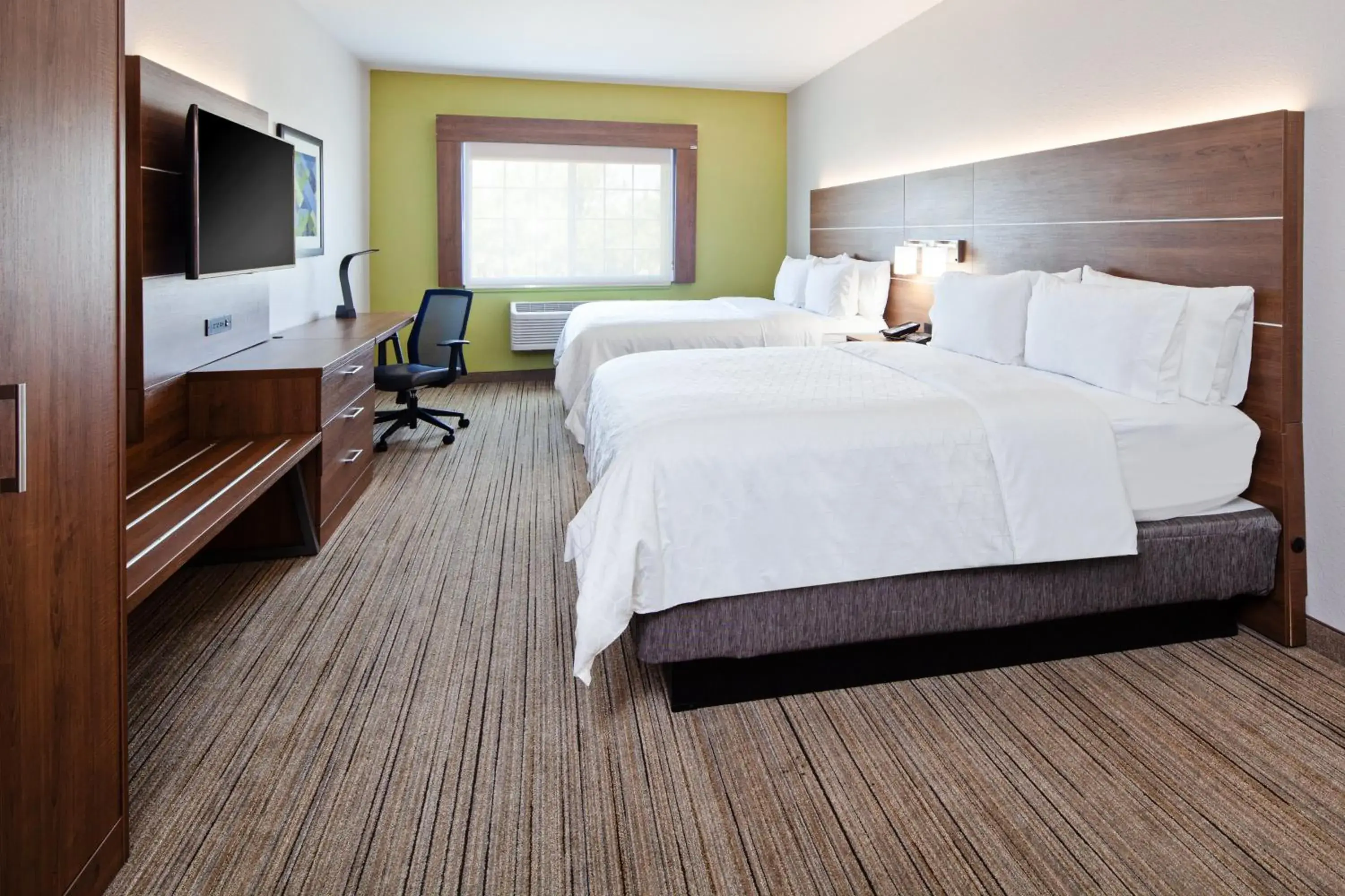 Standard Queen Room with Two Queen Beds in Holiday Inn Express & Suites - Tulare by IHG Standard Queen Room with Two Queen Beds in Holiday Inn Express & Suites - Tulare by IHG