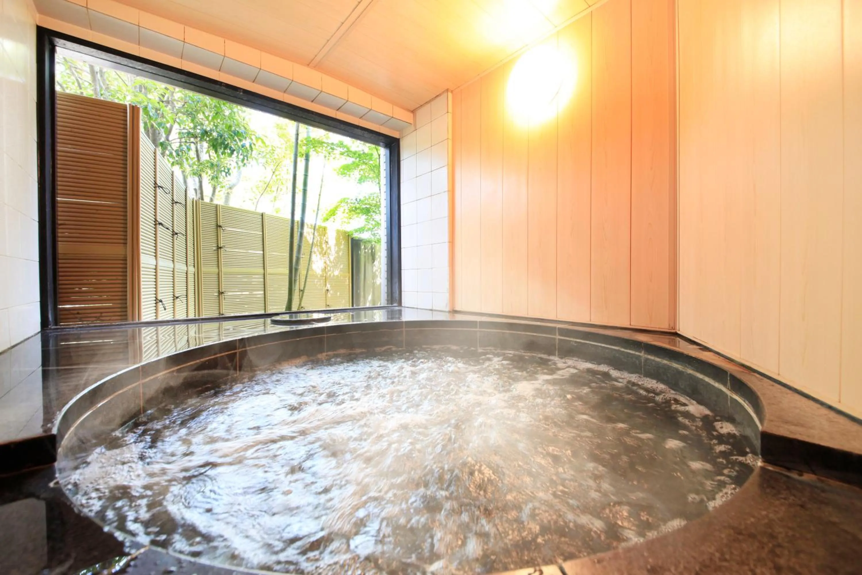 Hot Tub in Merveille Hakone Gora