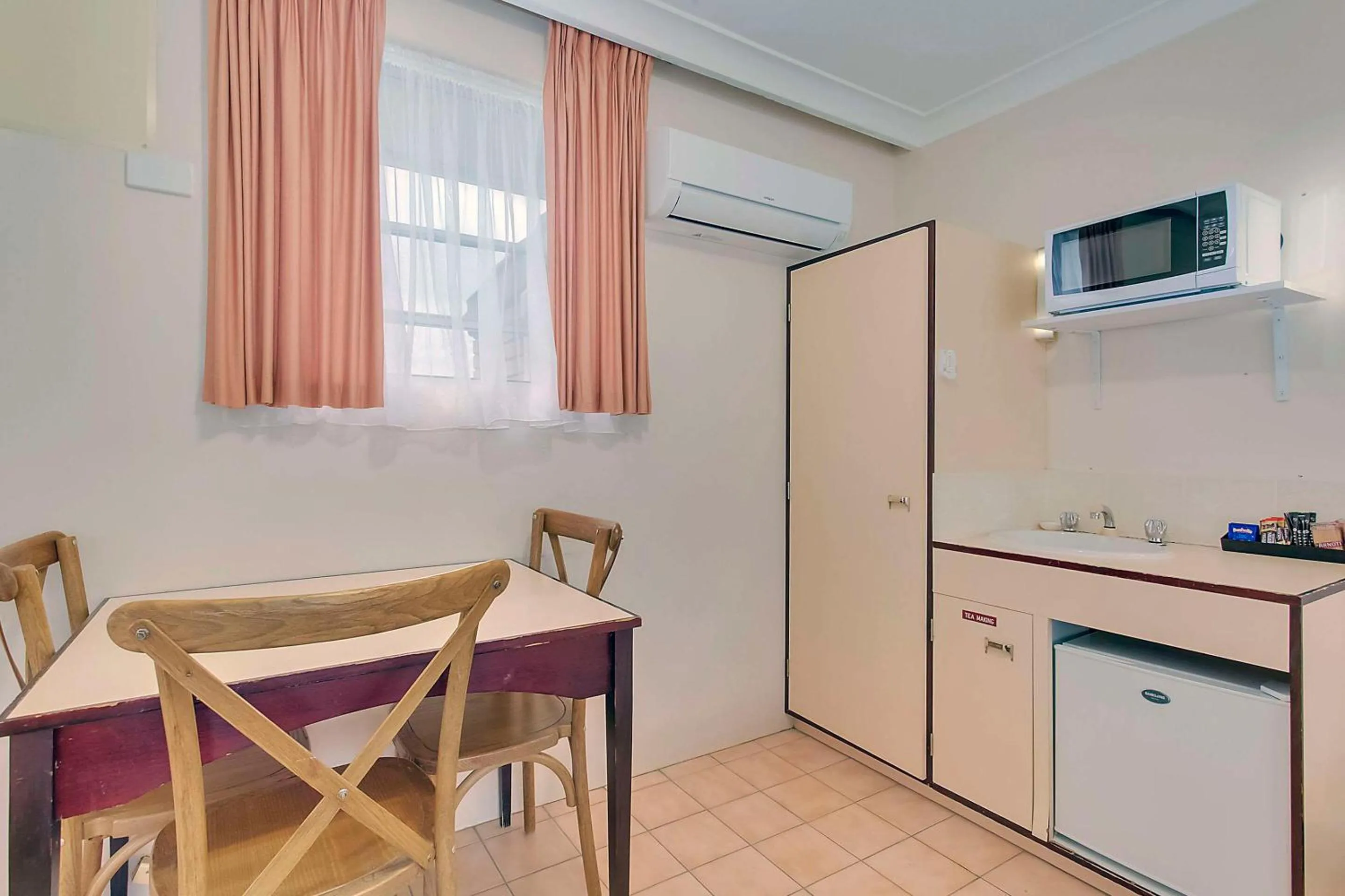 Bedroom in Econo Lodge Savannah Park Tamworth