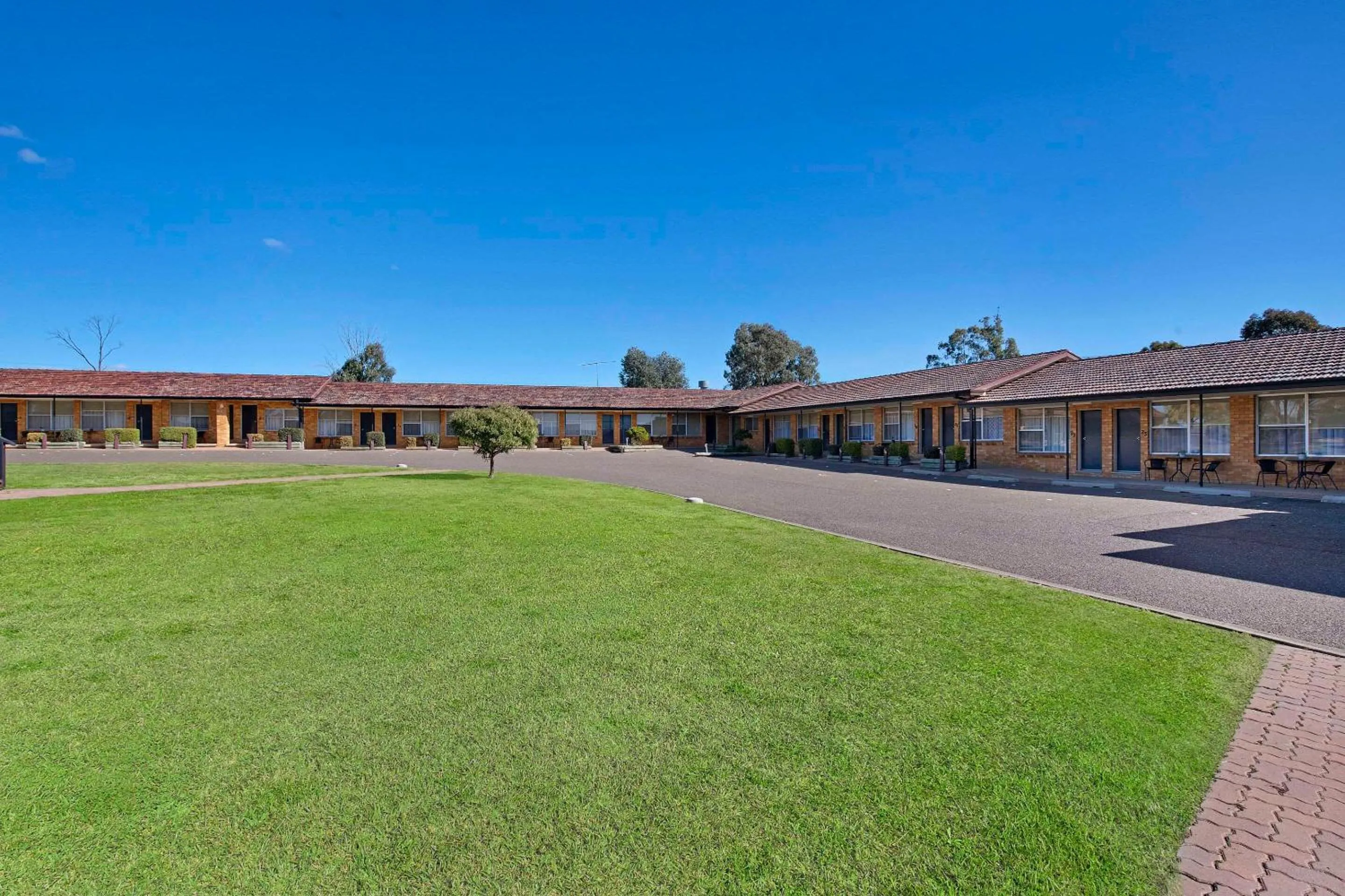 Property building in Econo Lodge Savannah Park Tamworth