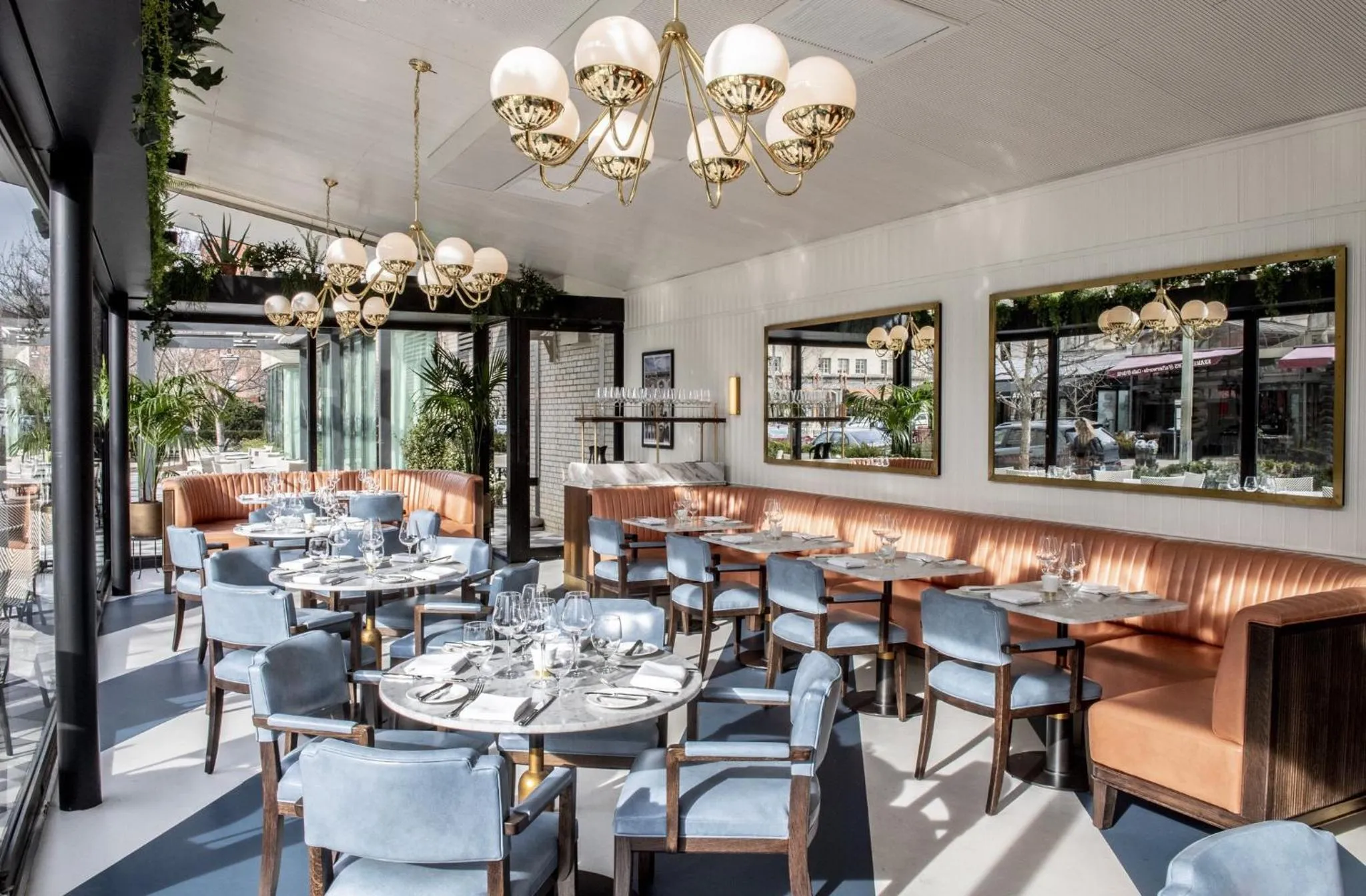 Restaurant/places to eat in The Dupont Circle Hotel