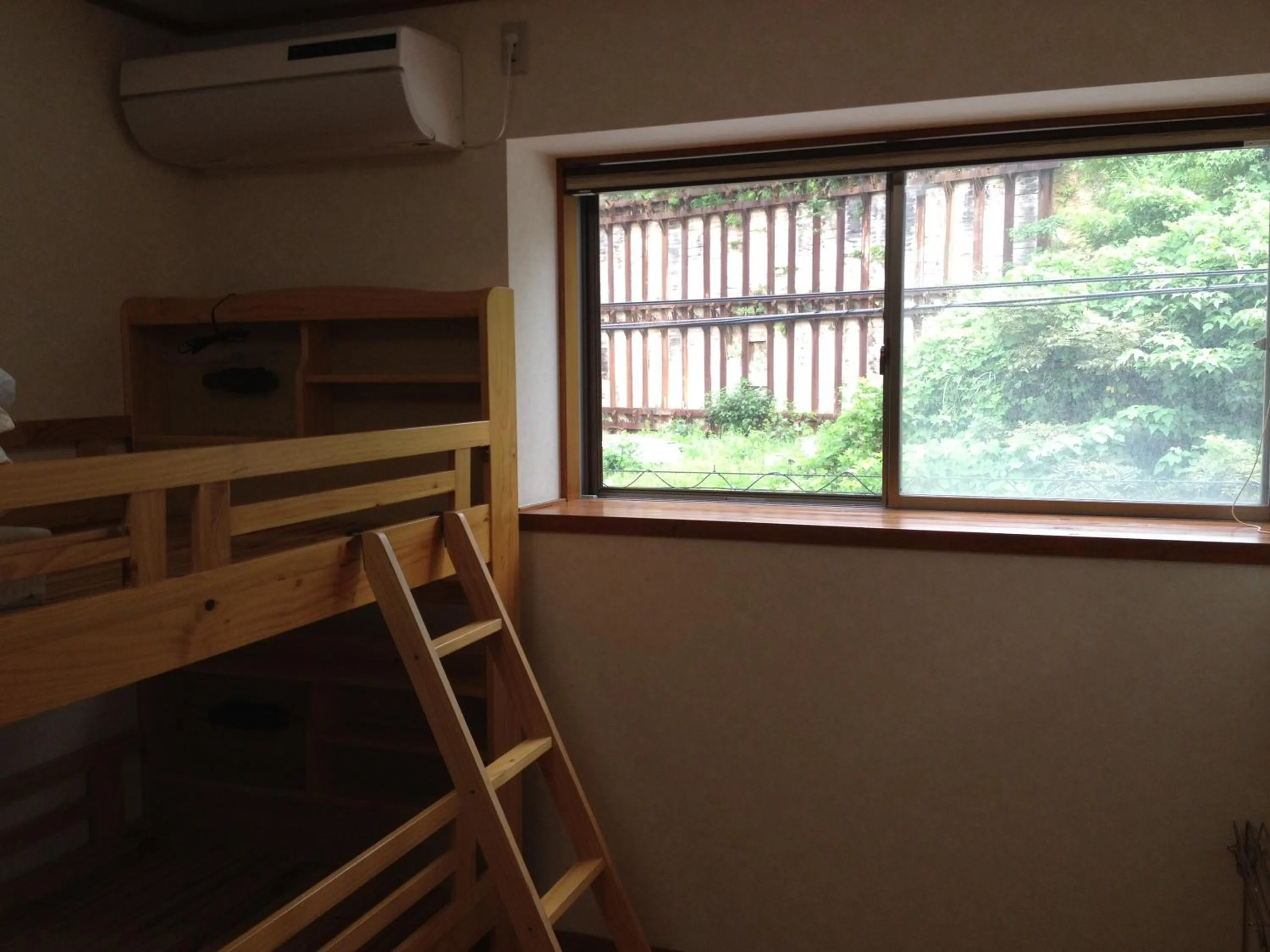 bunk bed in Beppu Yukemuri-no-oka Youth Hostel