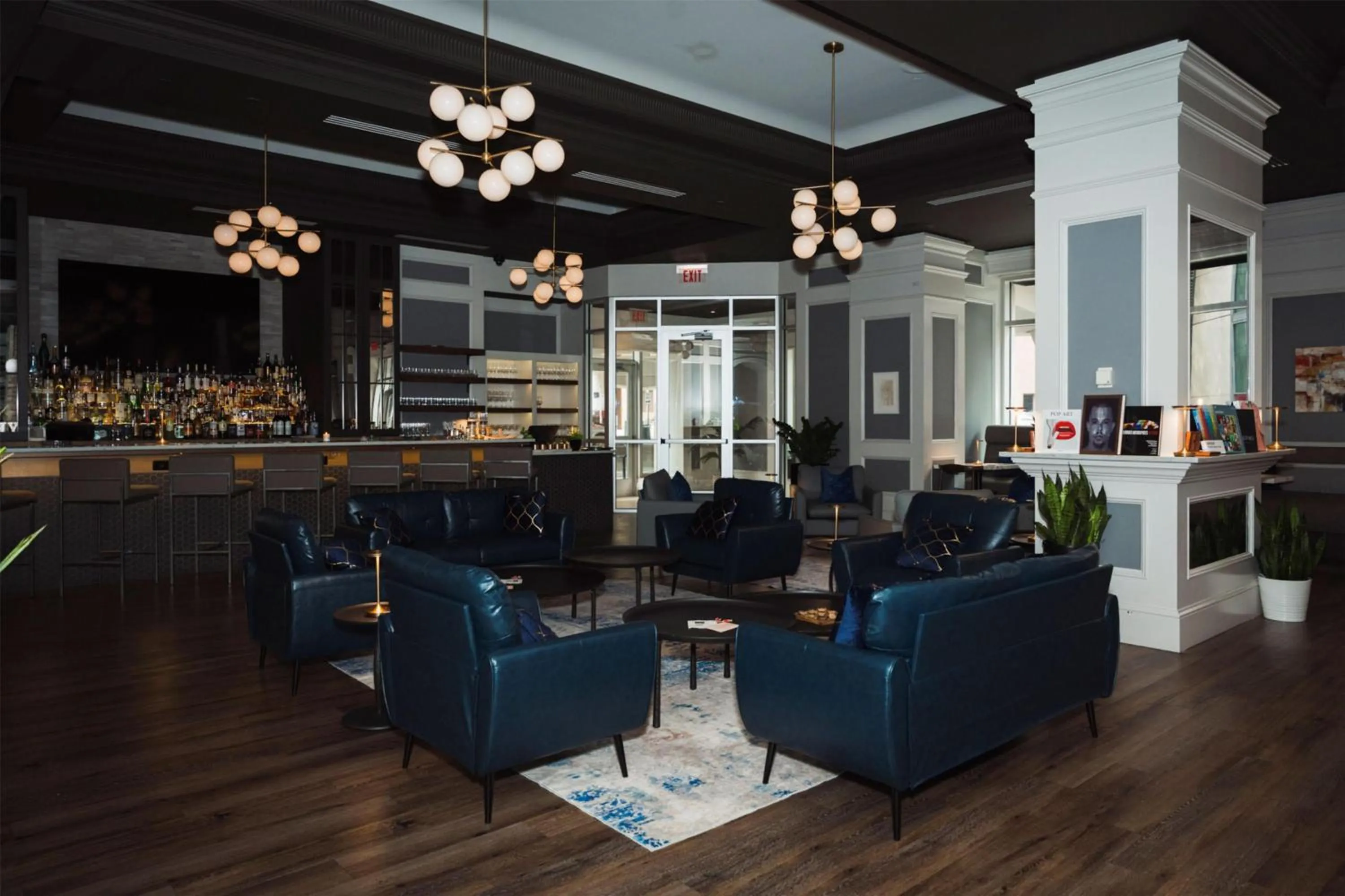 Lounge or bar in Conrad Indianapolis