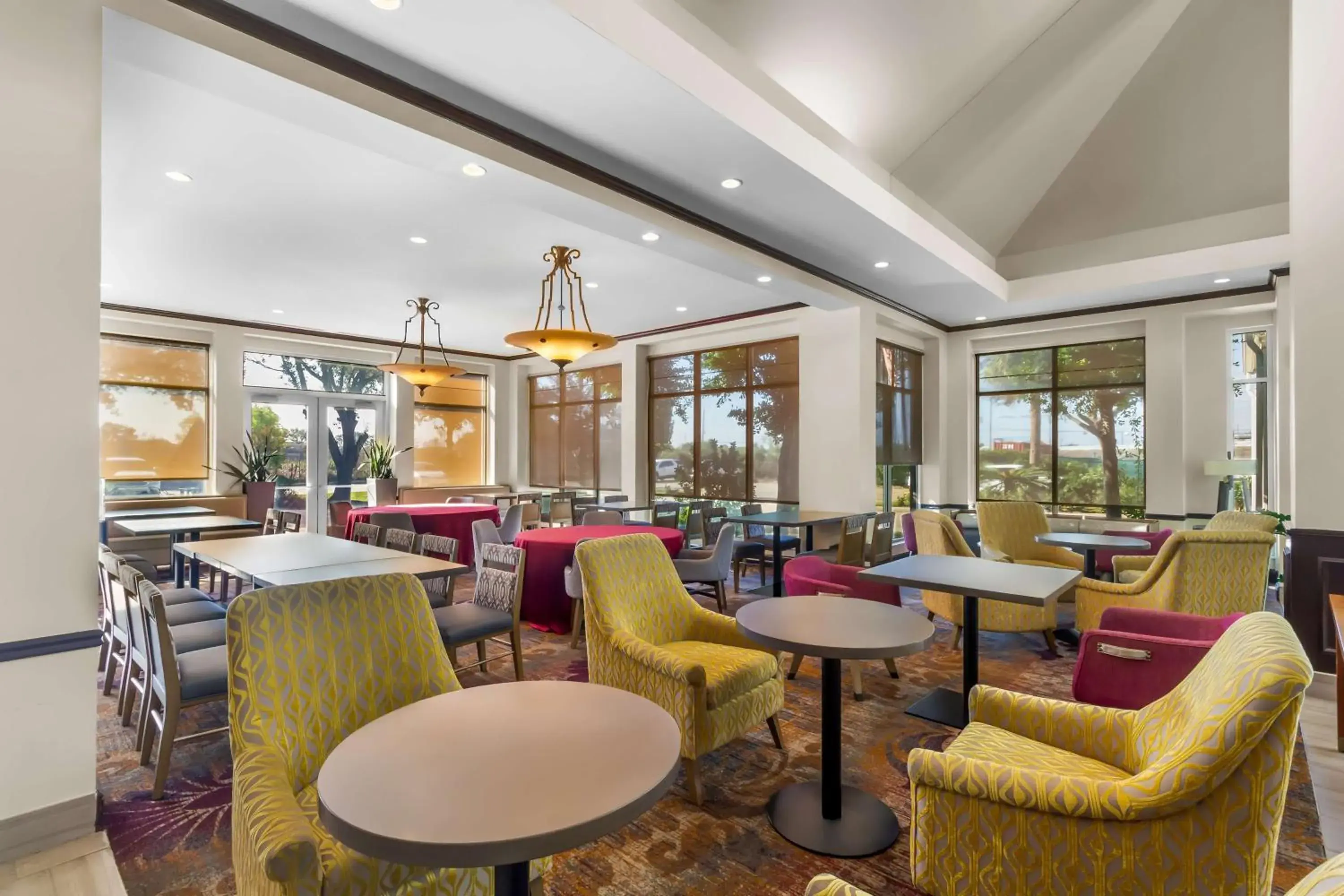 Restaurant/places to eat in ACP Hotel Houston Westchase, MOD Collection by Sonesta Restaurant/places to eat in ACP Hotel Houston Westchase, MOD Collection by Sonesta