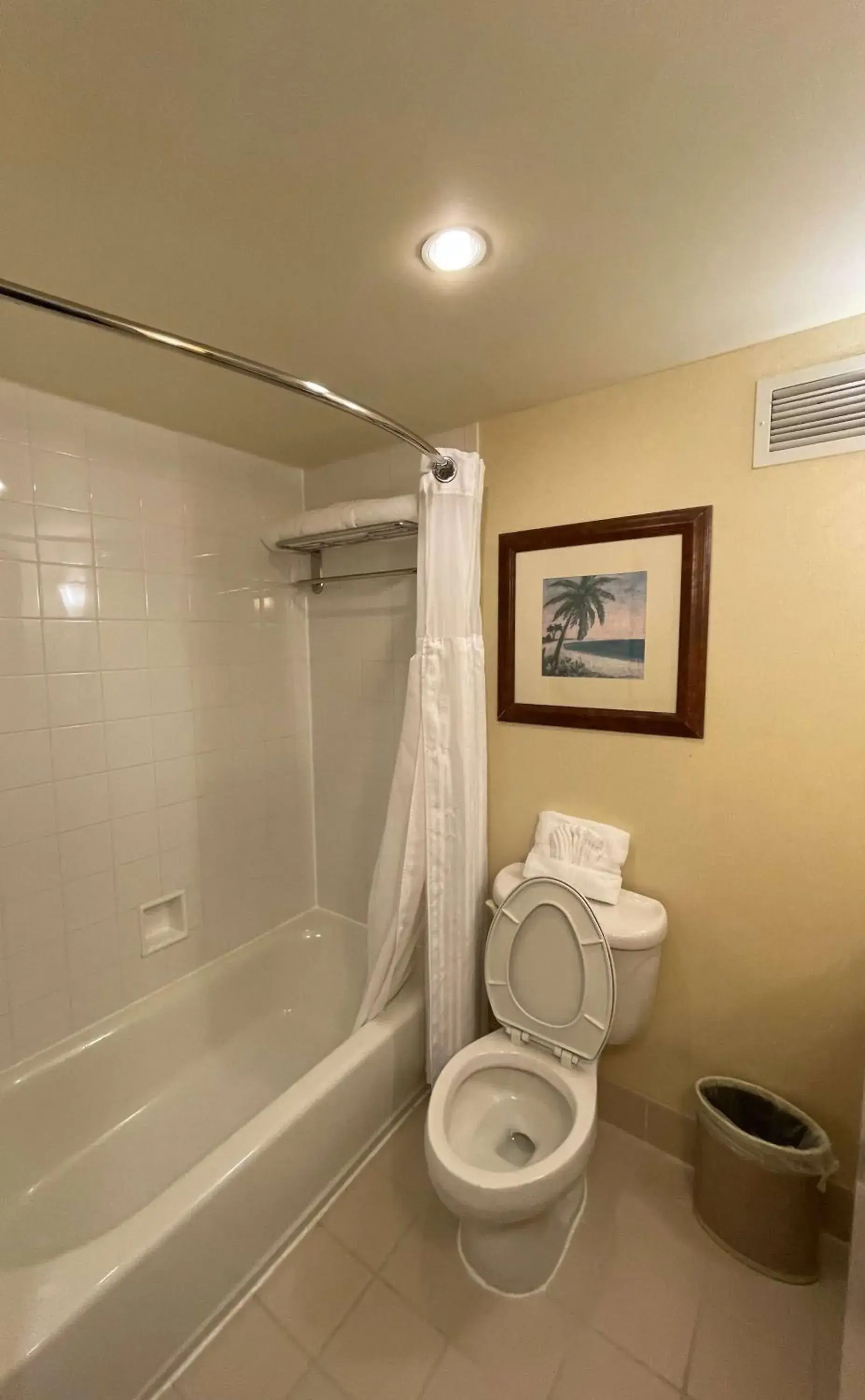 Bedroom in ACP Hotel Houston Westchase, MOD Collection by Sonesta Bedroom in ACP Hotel Houston Westchase, MOD Collection by Sonesta