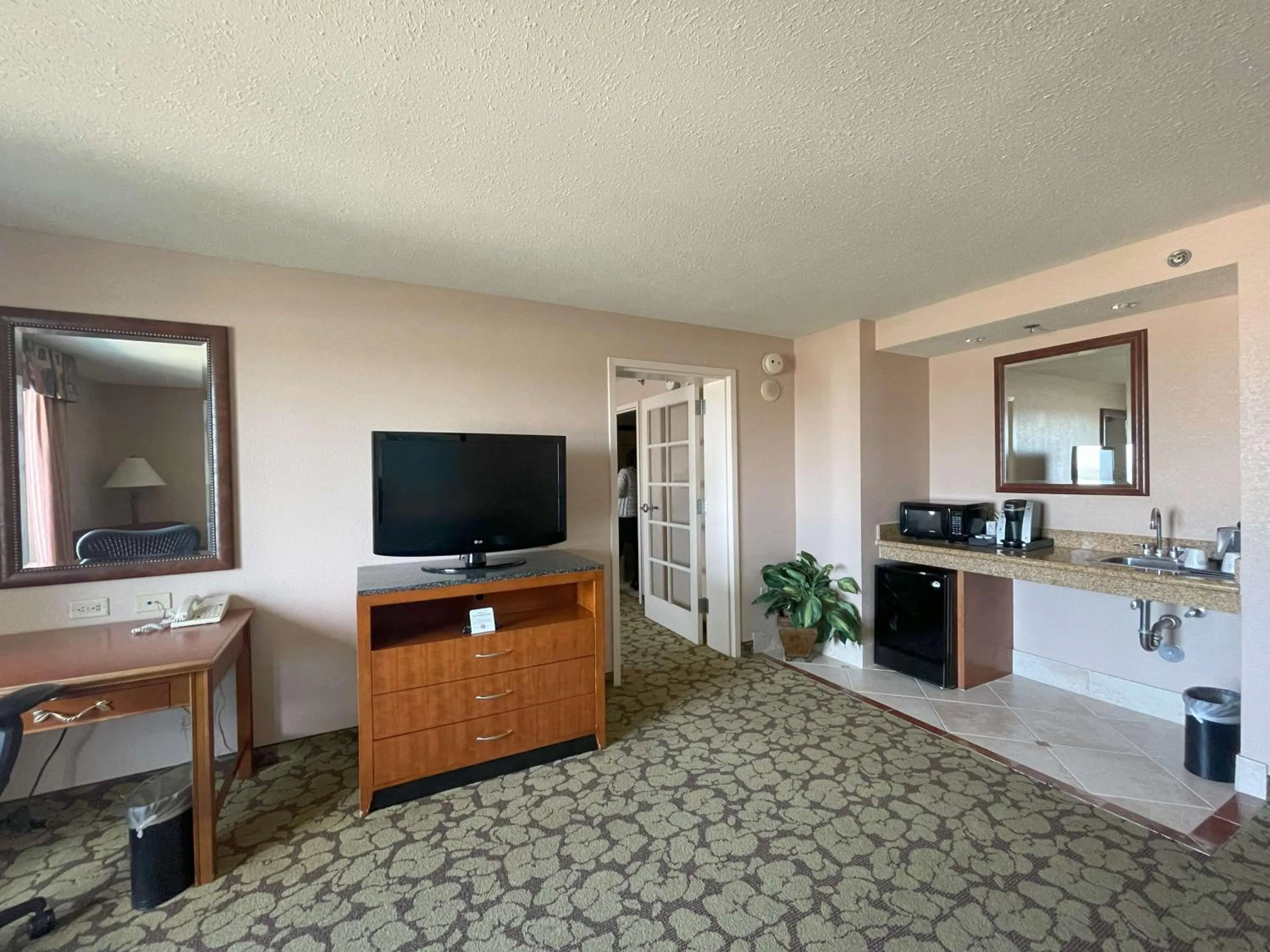 Bedroom in ACP Hotel Houston Westchase, MOD Collection by Sonesta