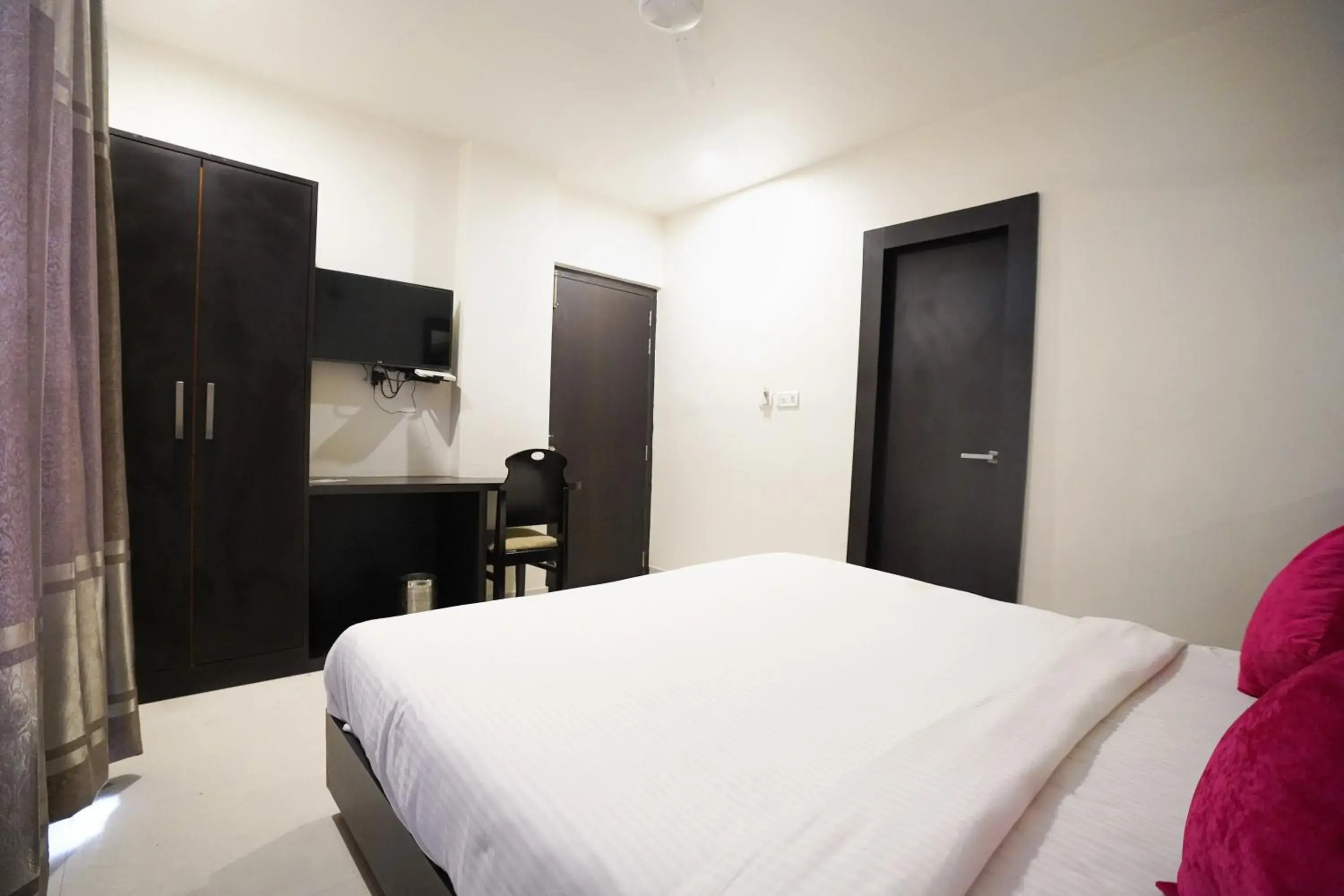 Standard Double Room in Hotel Suryansh Standard Double Room in Hotel Suryansh