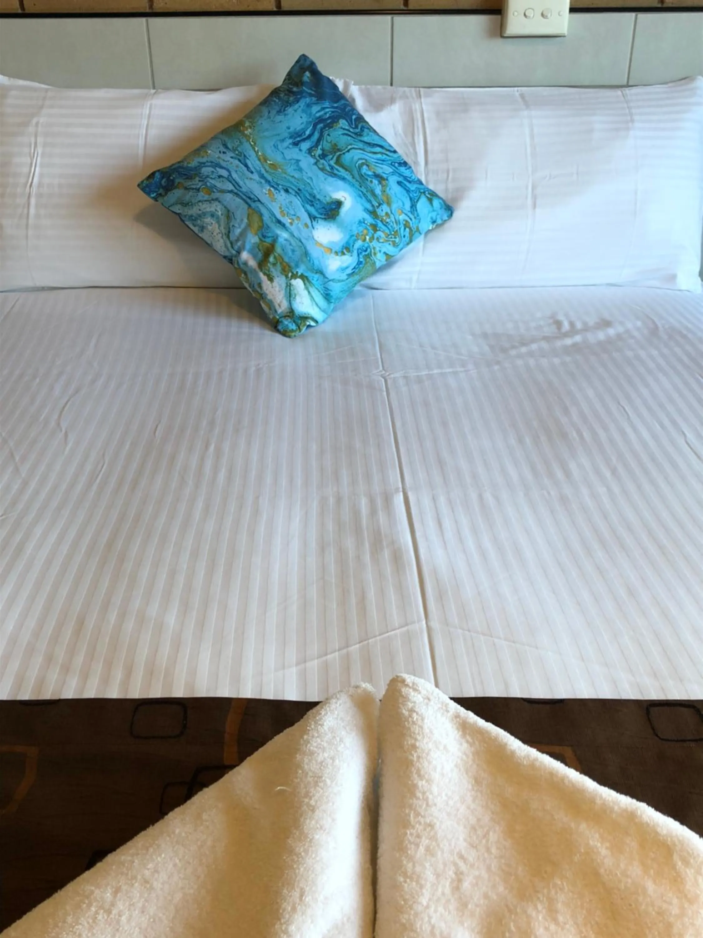 Bed in Tamworth Central Motel