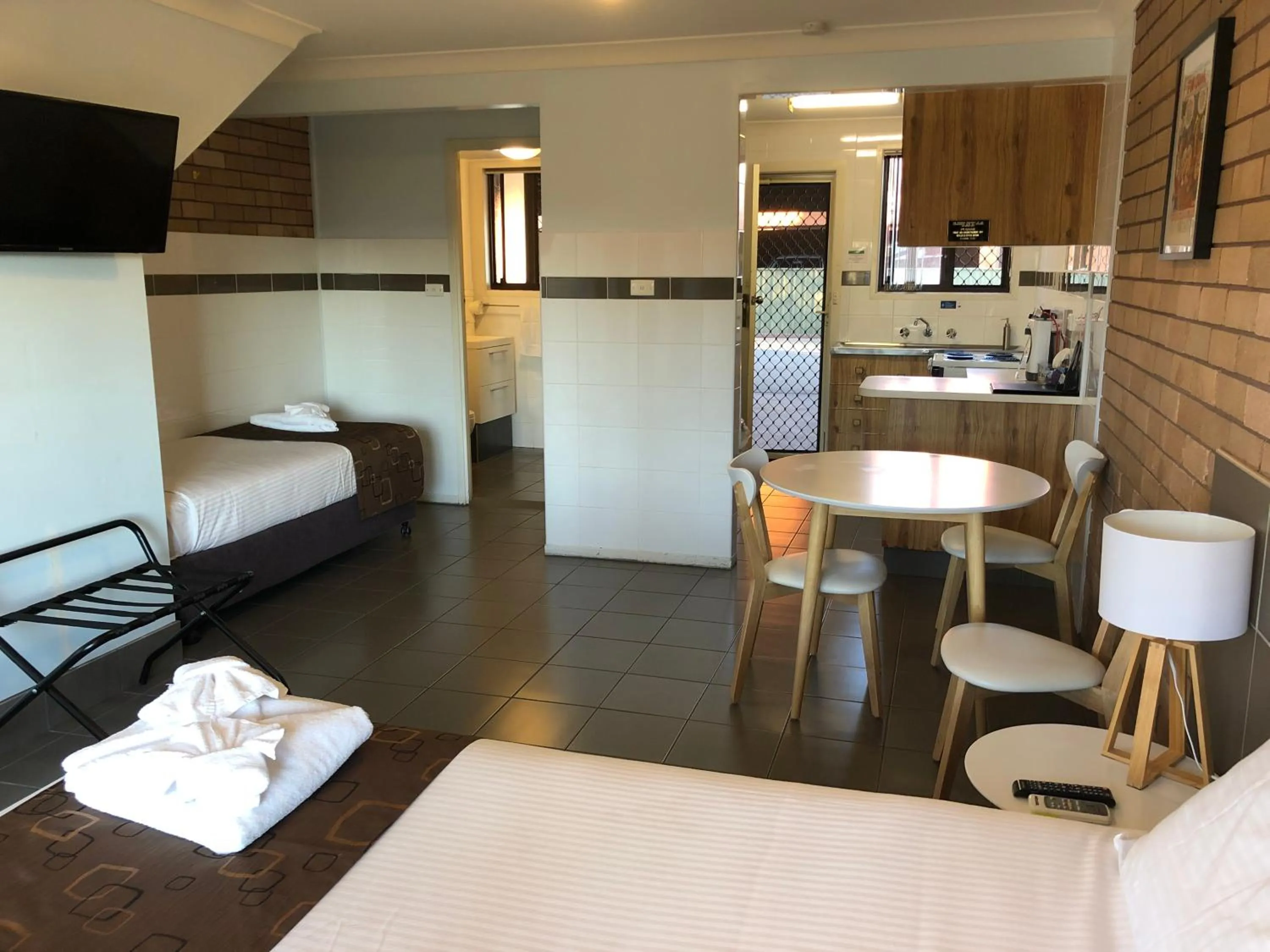 Bed in Tamworth Central Motel