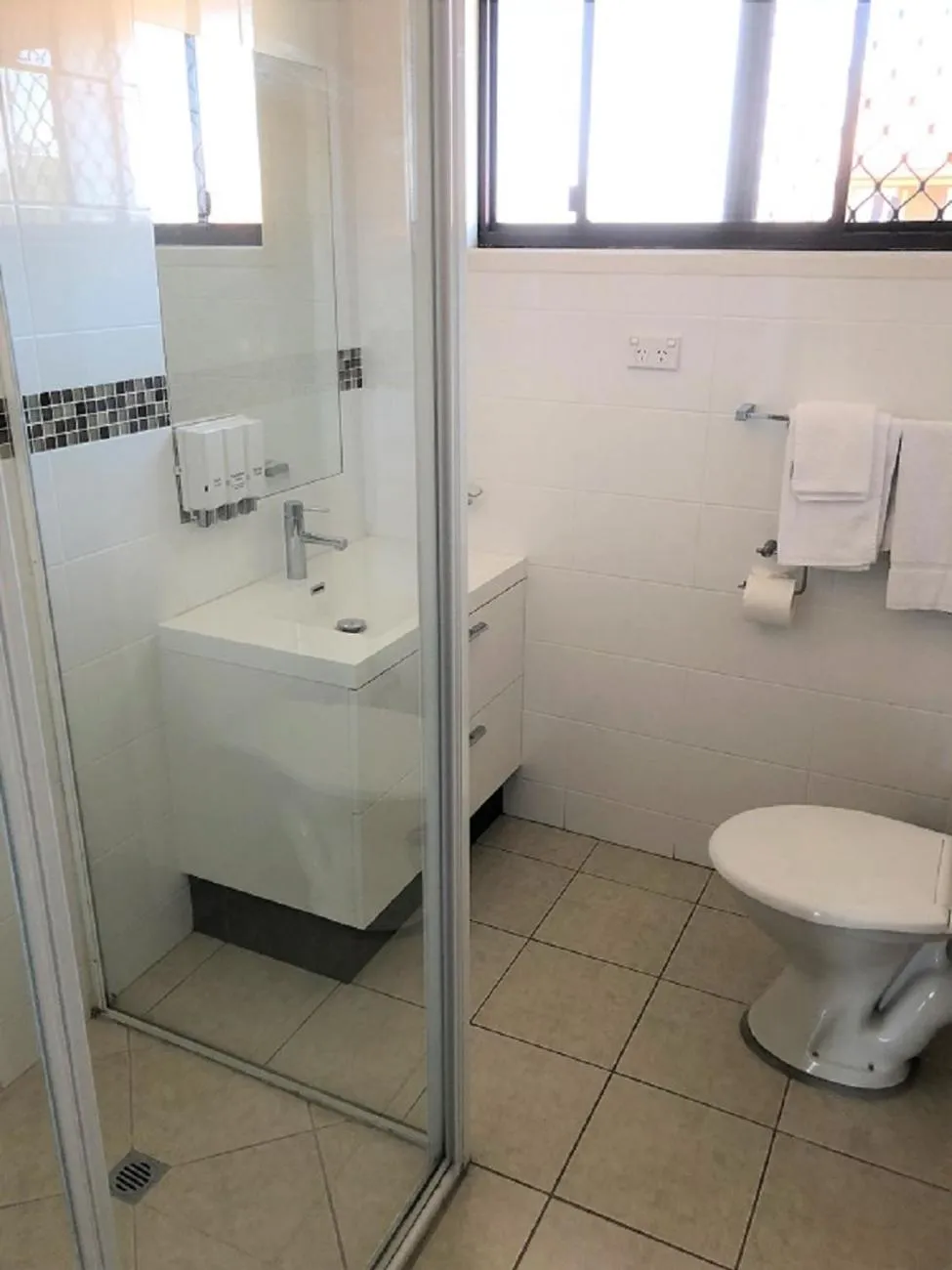 Bathroom in Tamworth Central Motel