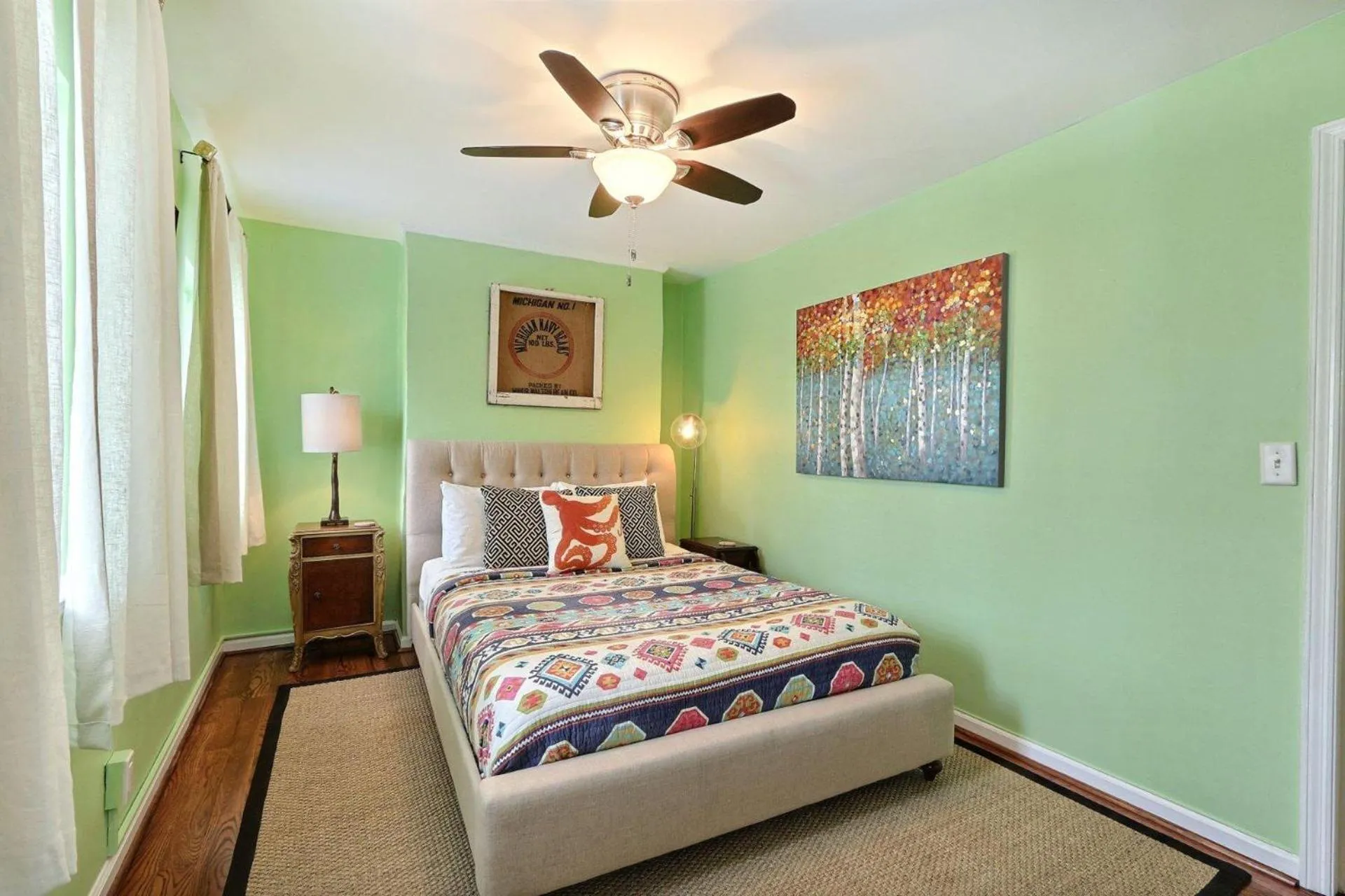 Bed in Coach`s Corner