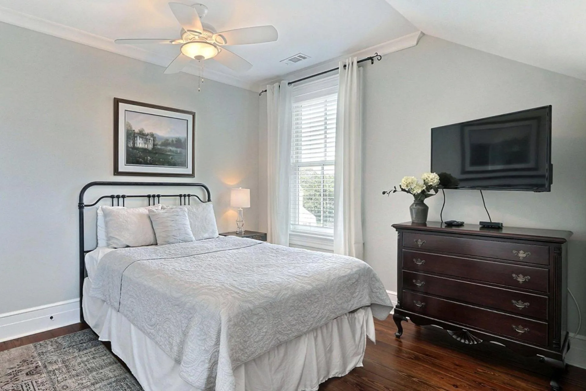 Bed in Jay-Ann House