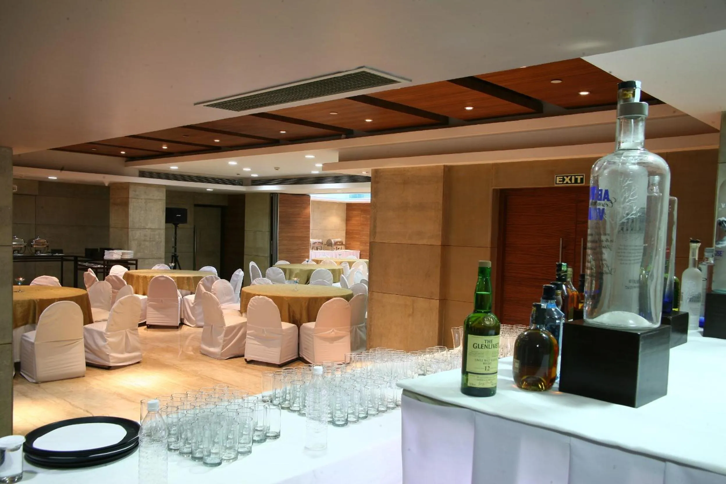 Restaurant/places to eat in Mosaic Original,Noida