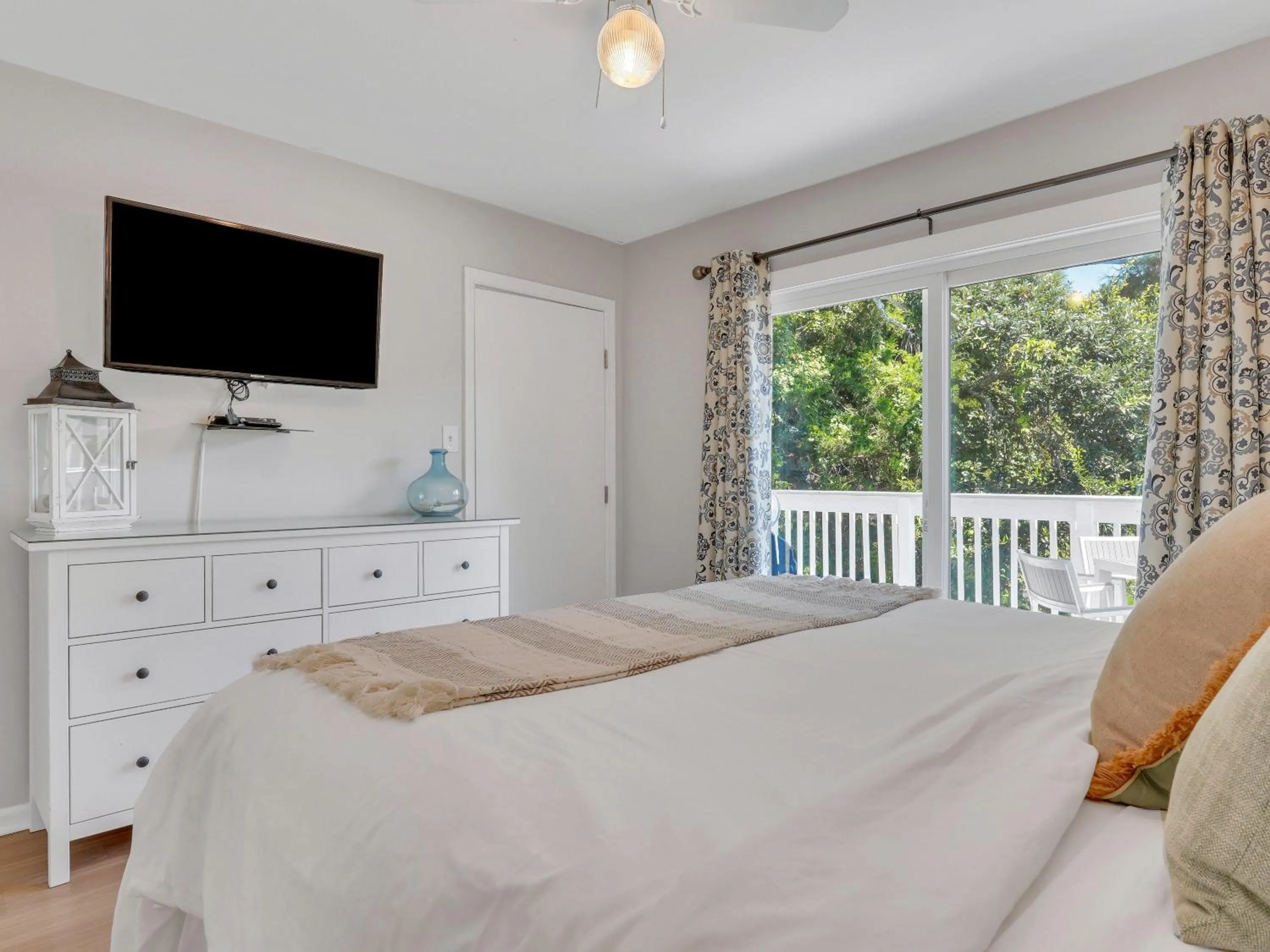 Bed in Tybee Exposure