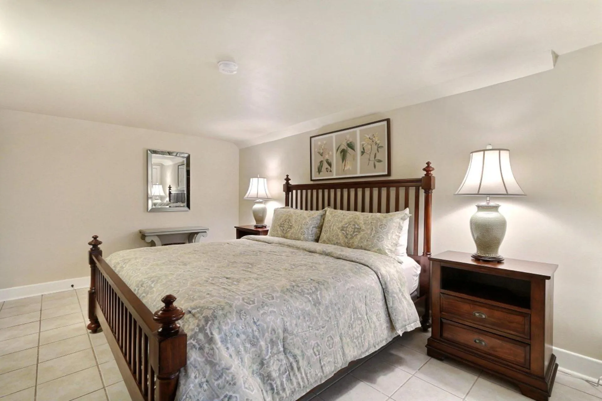 Bed in Orleans Square