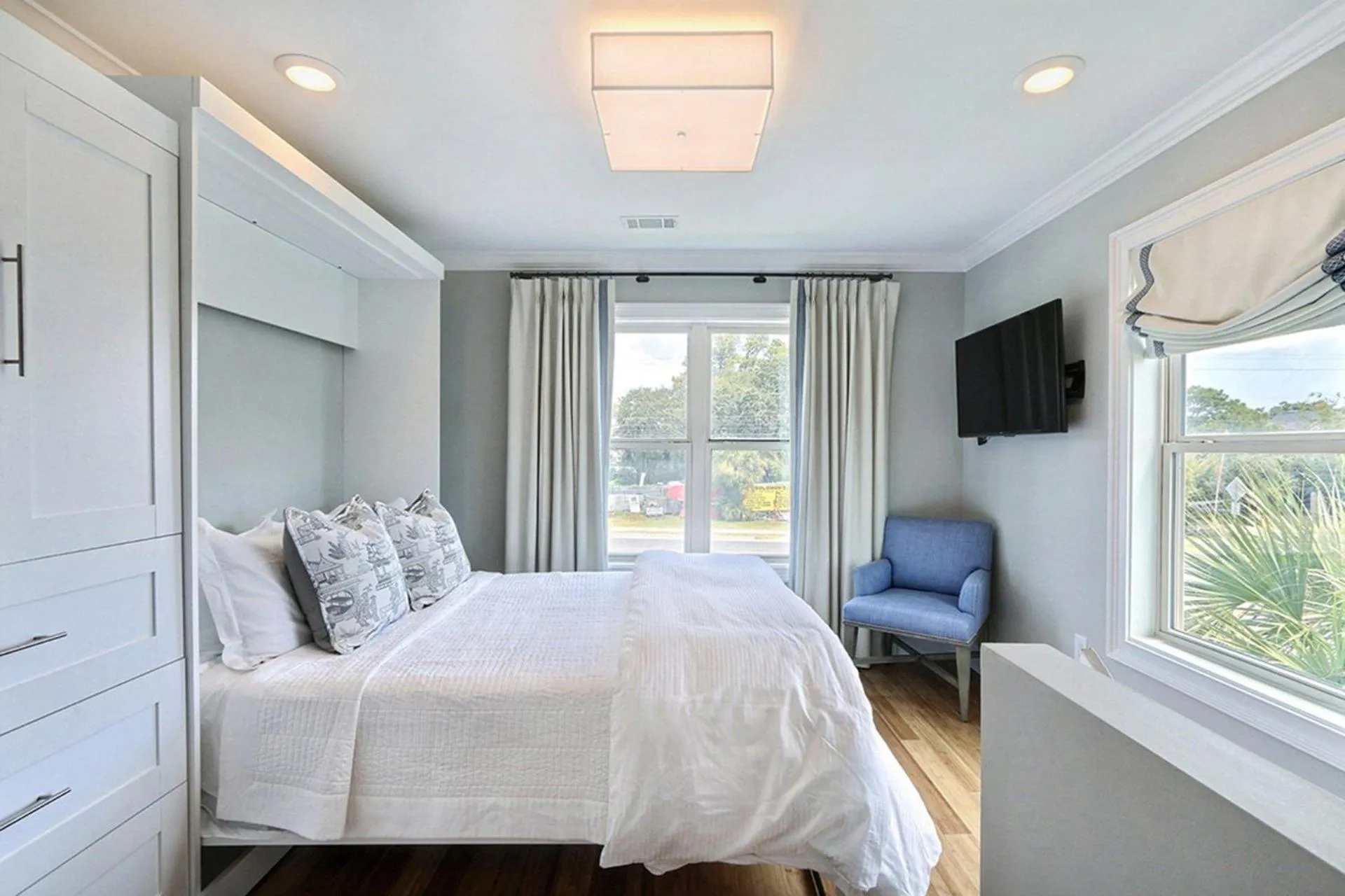 Bed in El Rey Collection 3