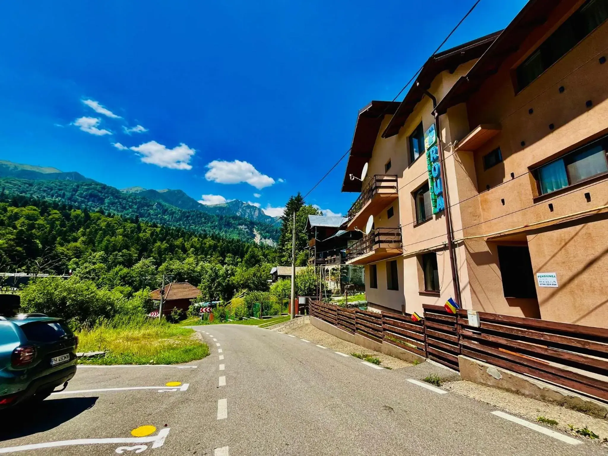 Pensiunea Roua - Mountain View Pensiunea Roua - Mountain View