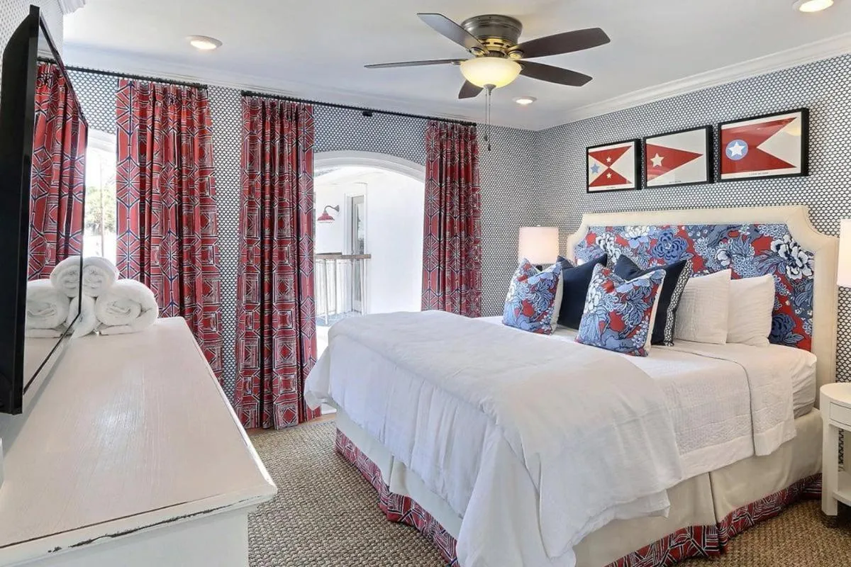 Bed in El Rey Collection 6