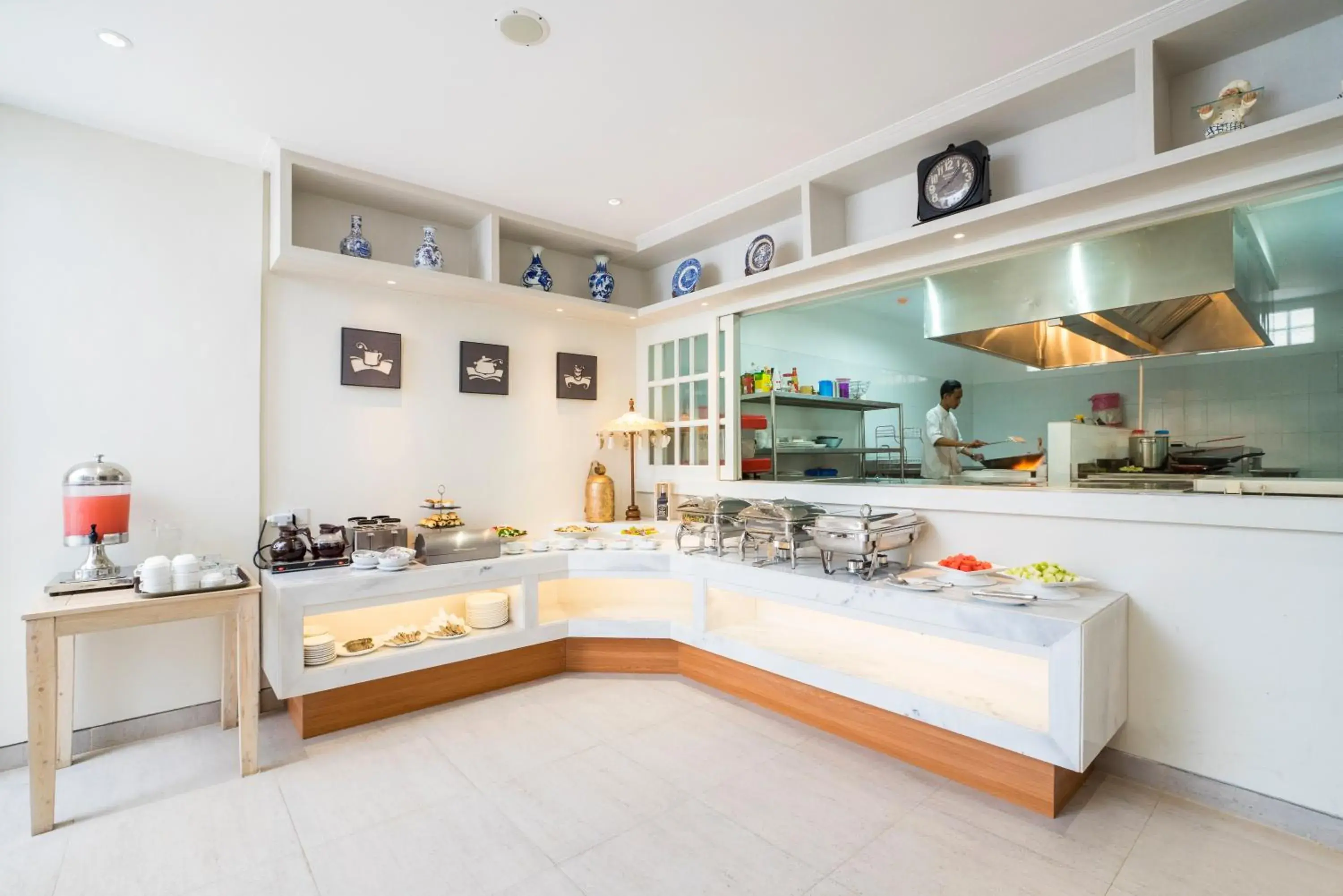 Buffet breakfast in Alron Hotel Kuta Powered by Archipelago Buffet breakfast in Alron Hotel Kuta Powered by Archipelago