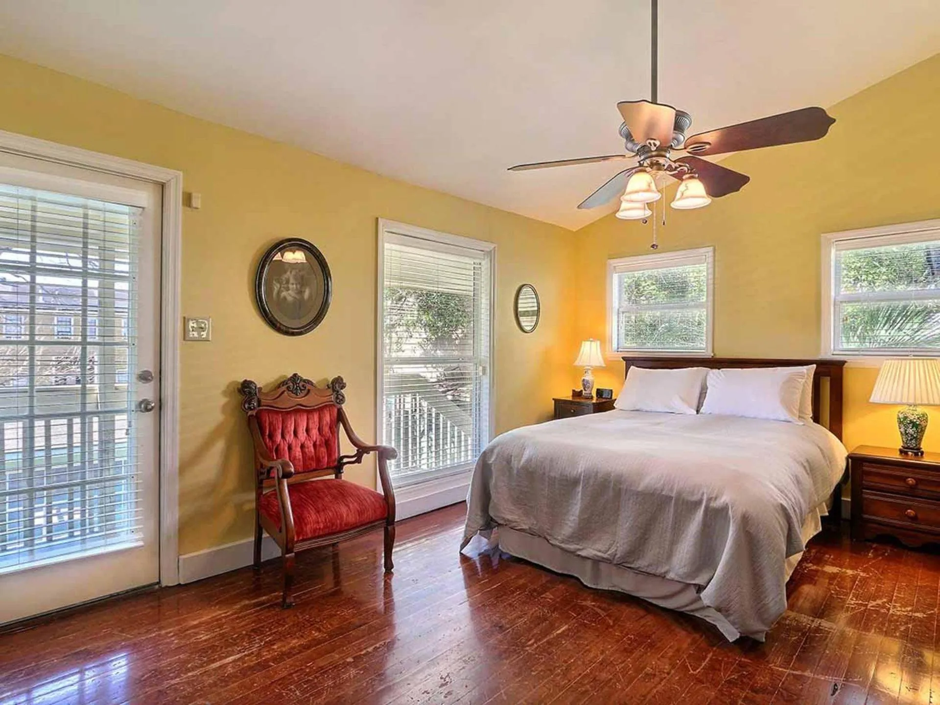 Bed in Diplomat House