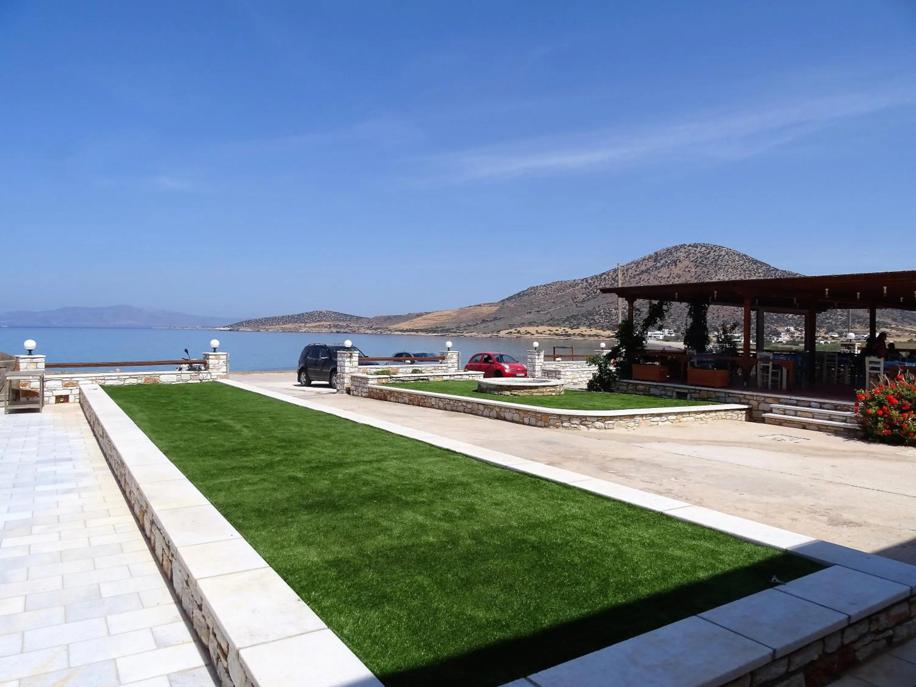 Restaurant/places to eat in Avgerinos Village