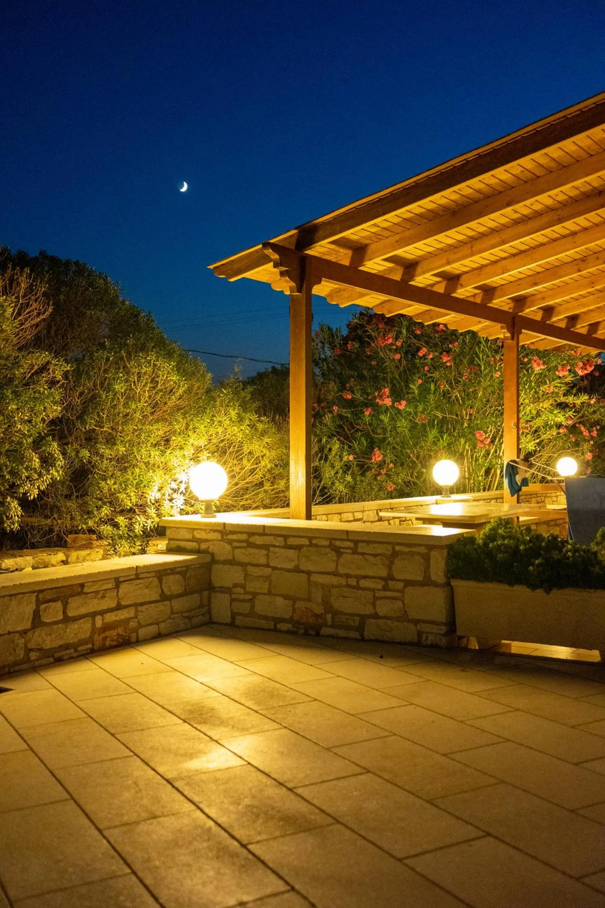 Night in Avgerinos Village
