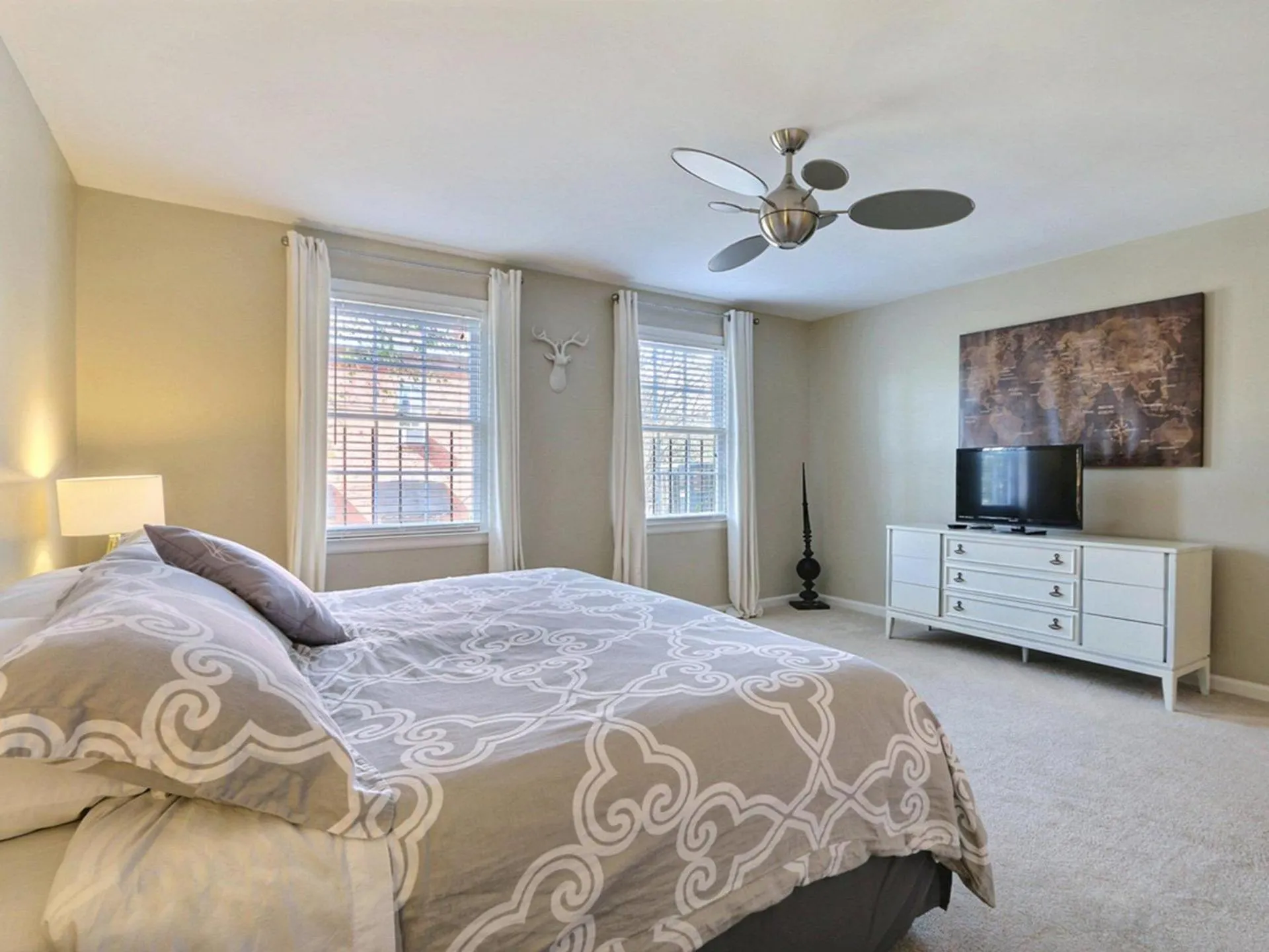 Bed in Pickett`s Place