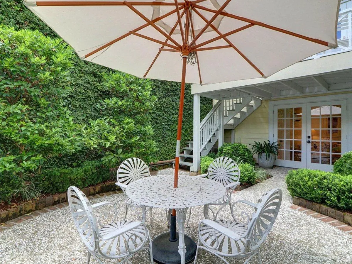 Jones Street Retreat