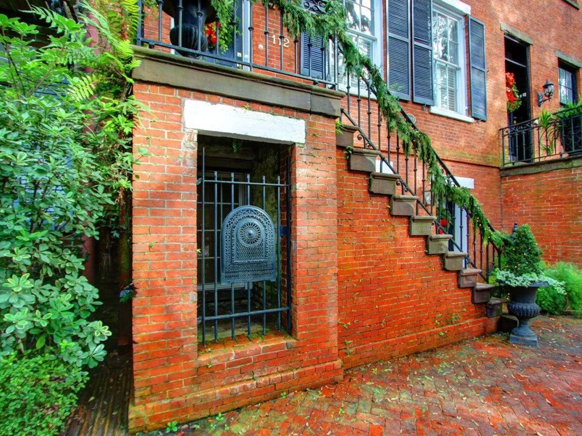 Jones Street Retreat