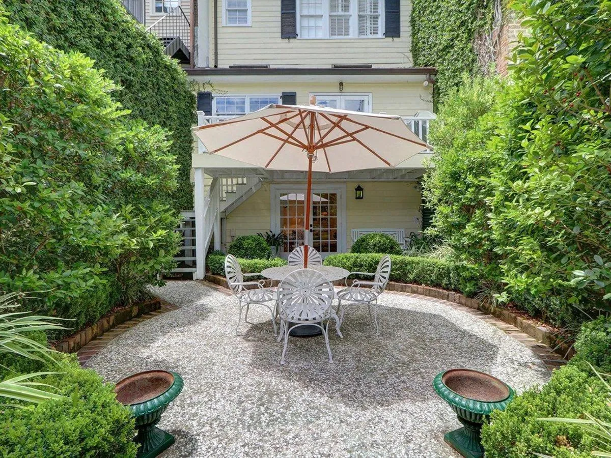 Jones Street Retreat