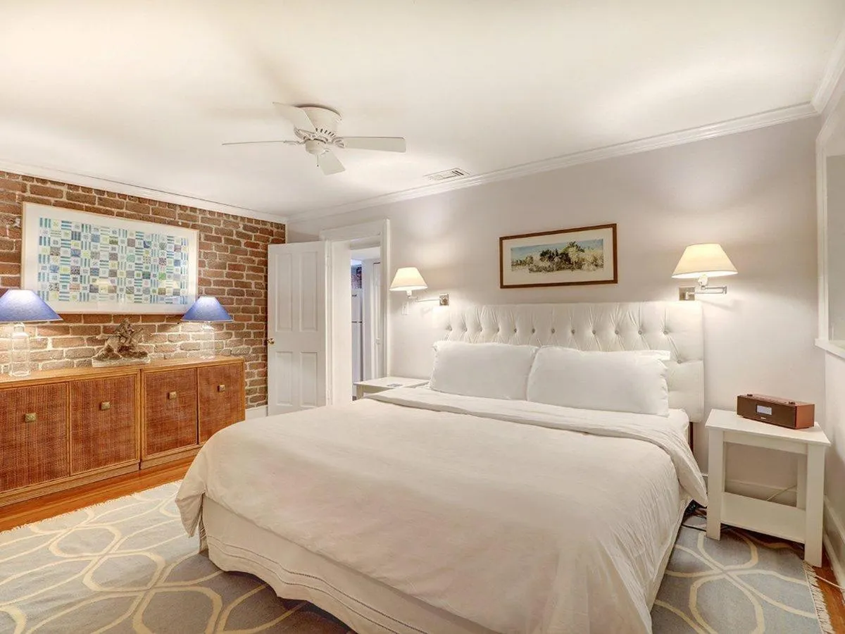 Bed in Jones Street Retreat