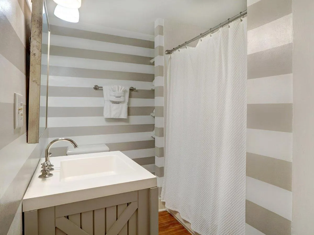 Jones Street Retreat