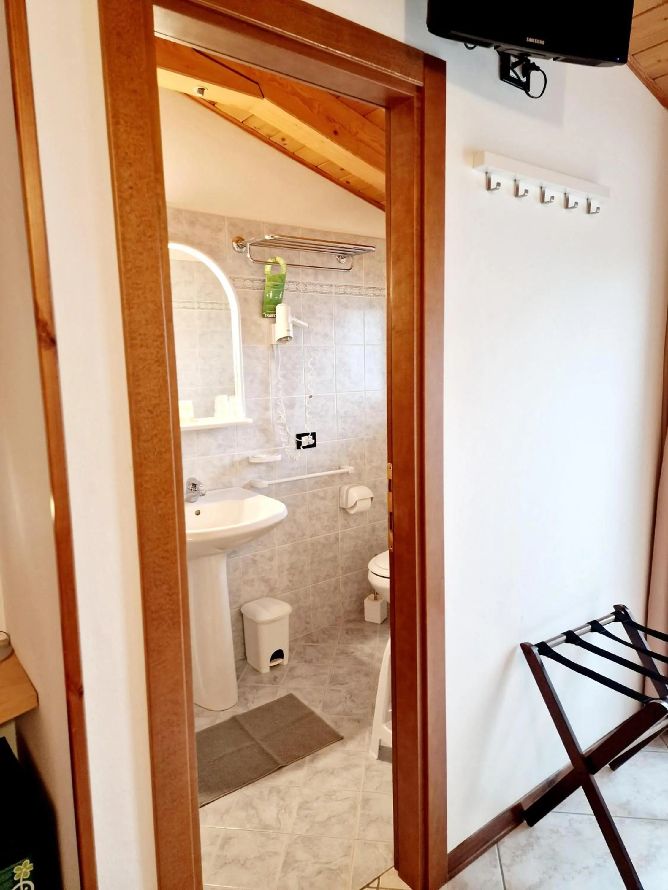Bathroom in Hotel Orchidea