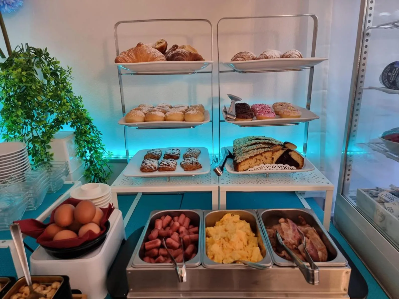 Buffet breakfast in Hotel Orchidea