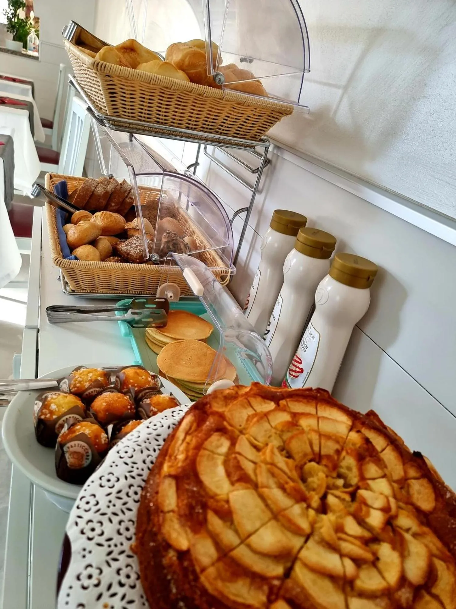 Buffet breakfast in Hotel Orchidea