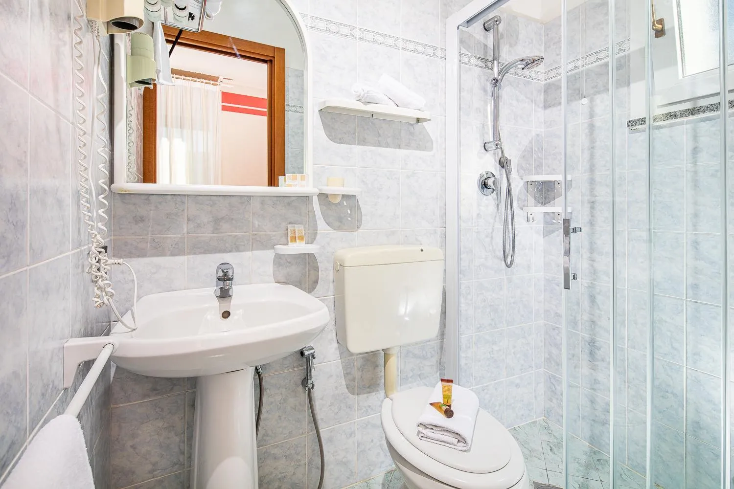 Bathroom in Hotel Orchidea
