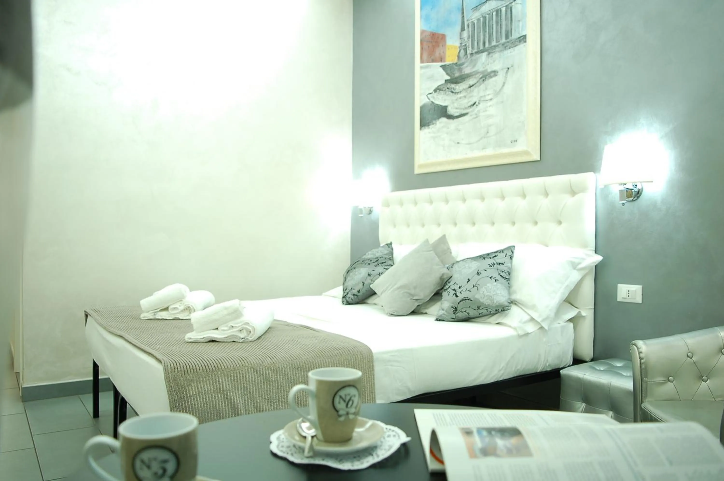 Photo of the whole room, Bed in Relais Cavour Inn