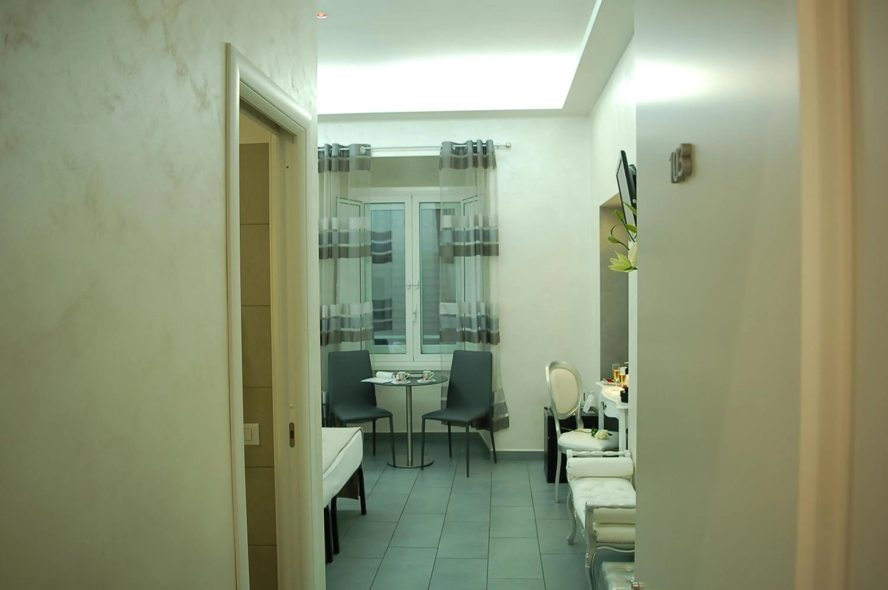 Photo of the whole room in Relais Cavour Inn