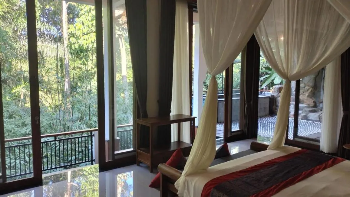 Three-Bedroom Villa with Private Pool in Baruna Sari Villa