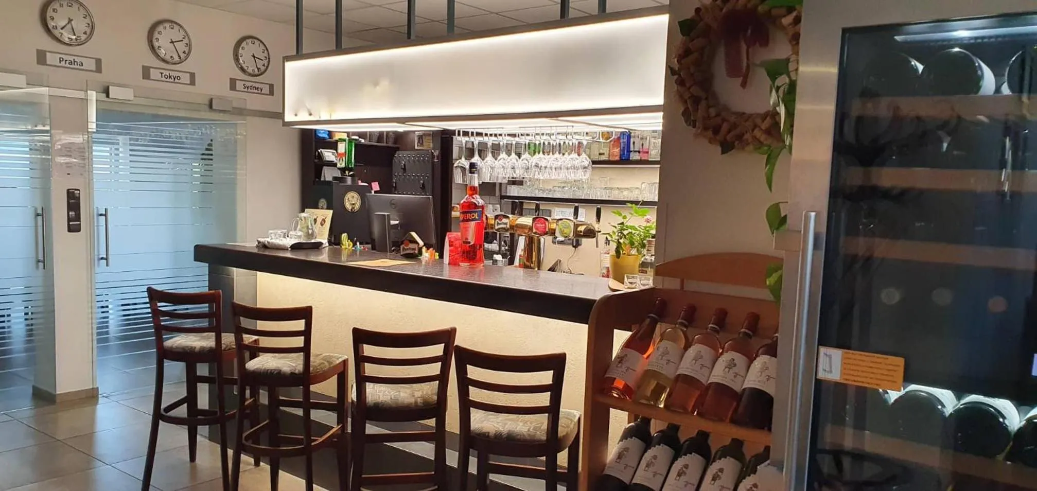 Restaurant/places to eat in Hotel Formule