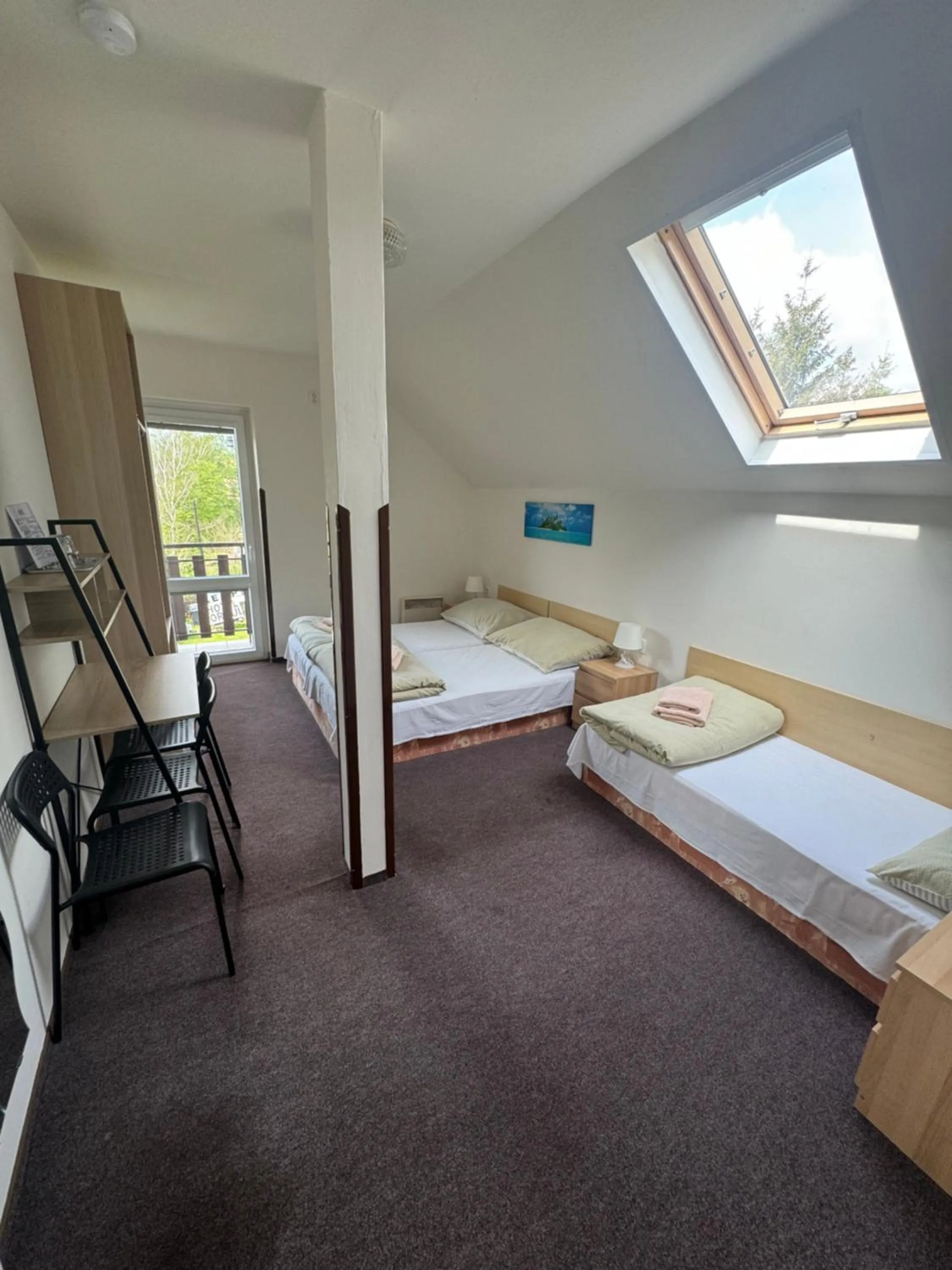 Photo of the whole room, Bed in Hotel Formule